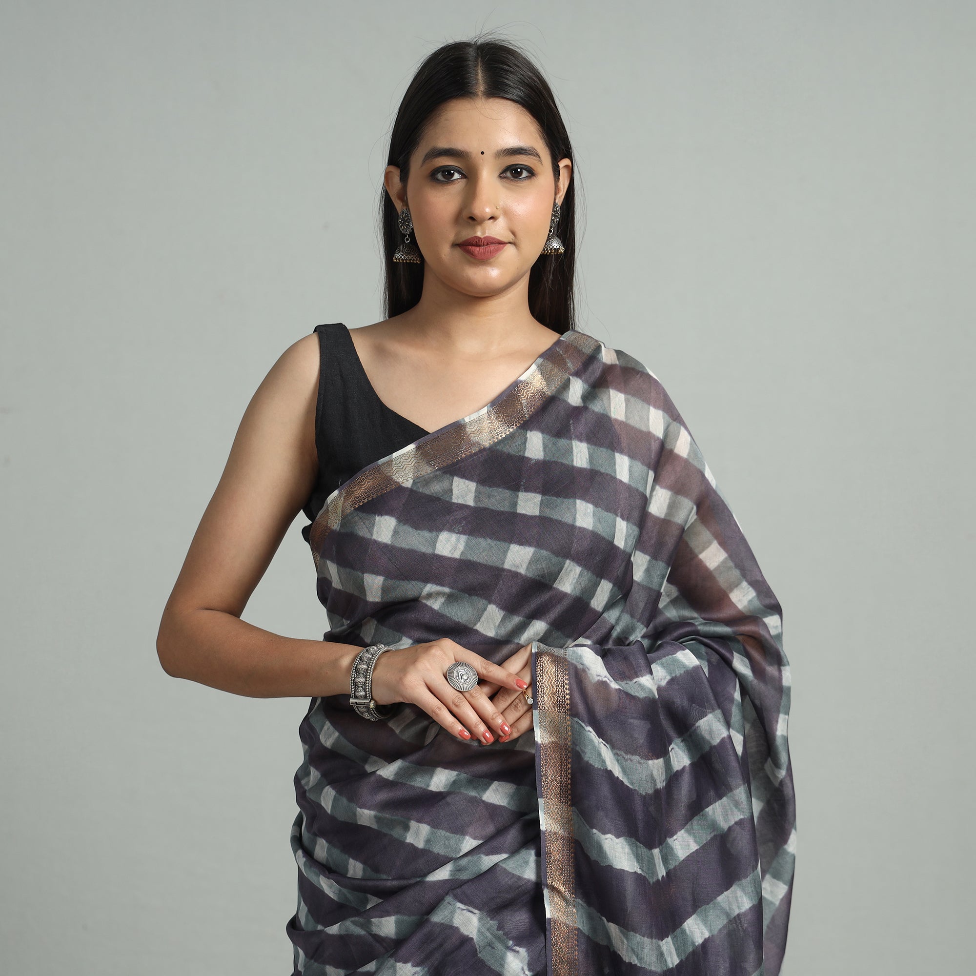LEHARIYA BY BADSHAH MIYAN Black - Leheriya Tie-Dye Mothra Chanderi Silk Saree with Zari Border 45 - view 3