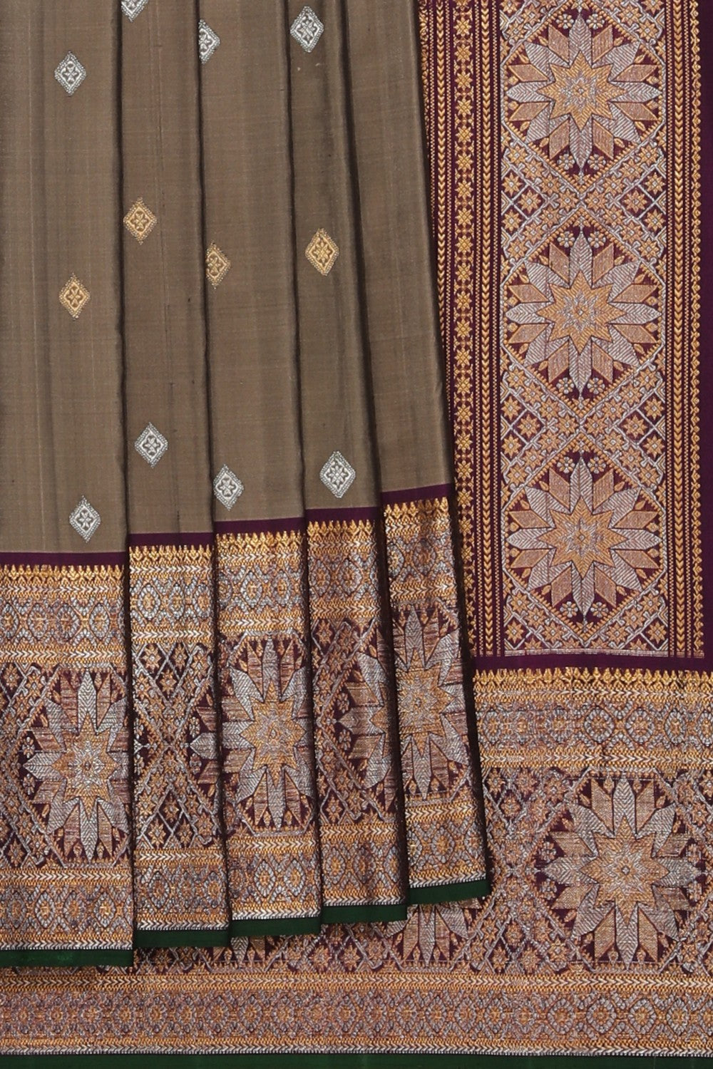 Kalanjali Gadwal Silk Grey Saree – Women's