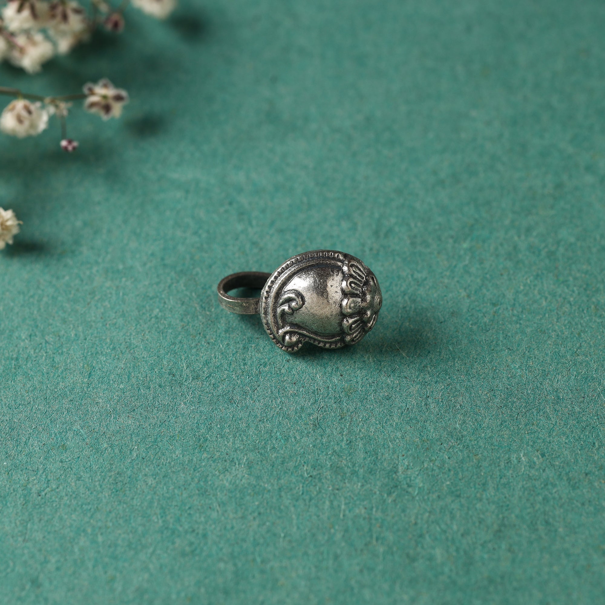 HAVELI CHRONICLES Antique Padma Sterling Silver Nosepin