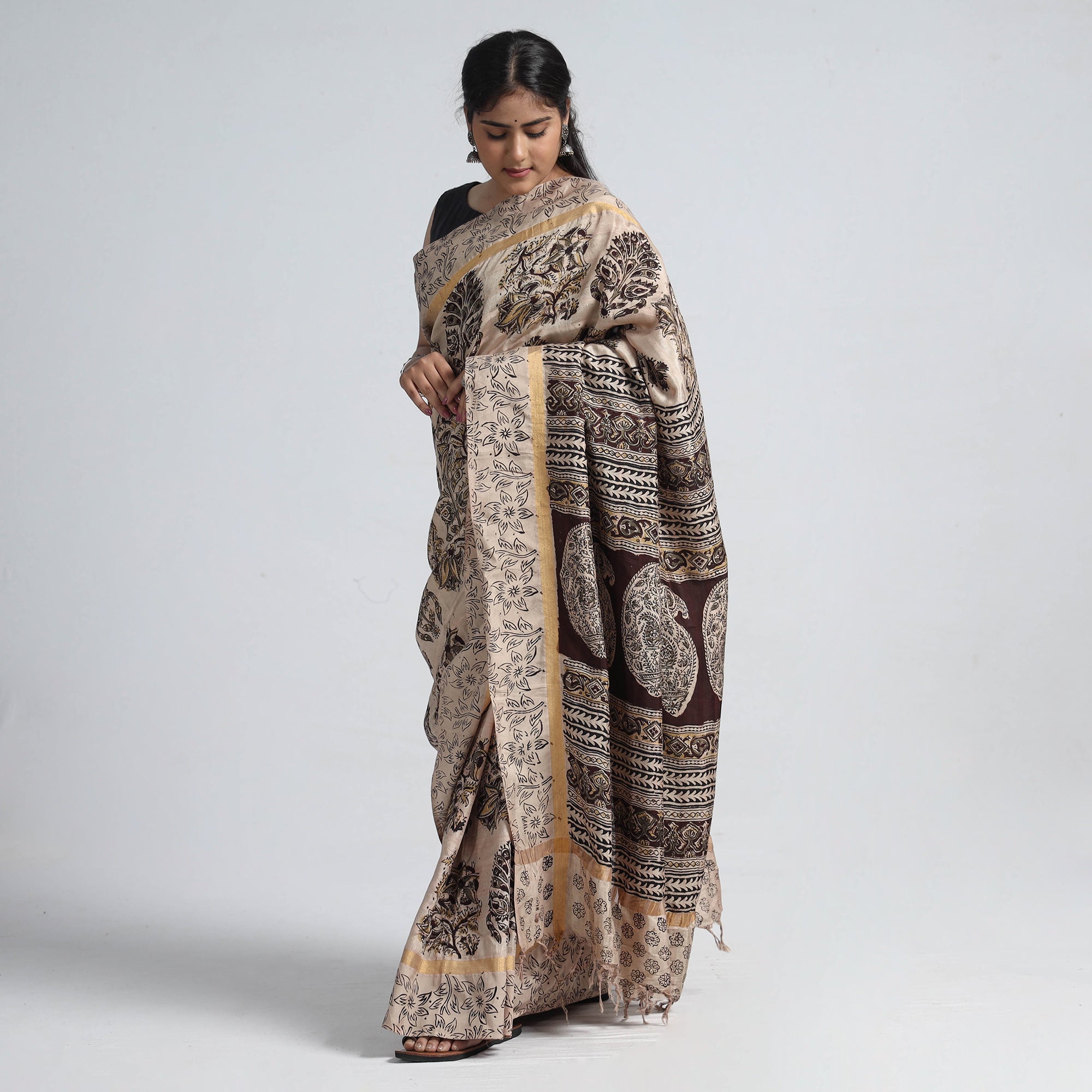 SOUTH KARGHA Beige - Kalamkari Printed Silk Cotton Saree with Zari Border - view 2