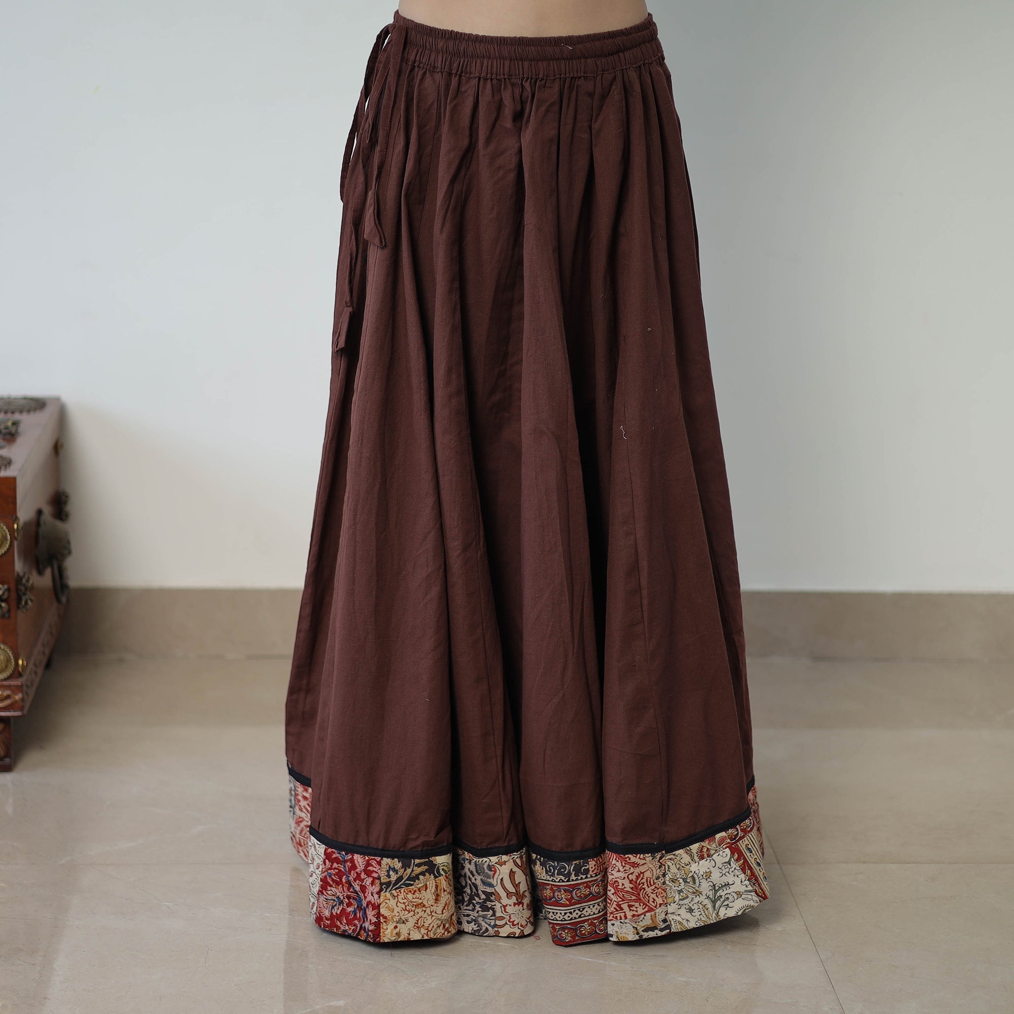 NOORI BAZAR 24 Kali Plain Cotton Skirt with Patchwork Border 04 - view 5
