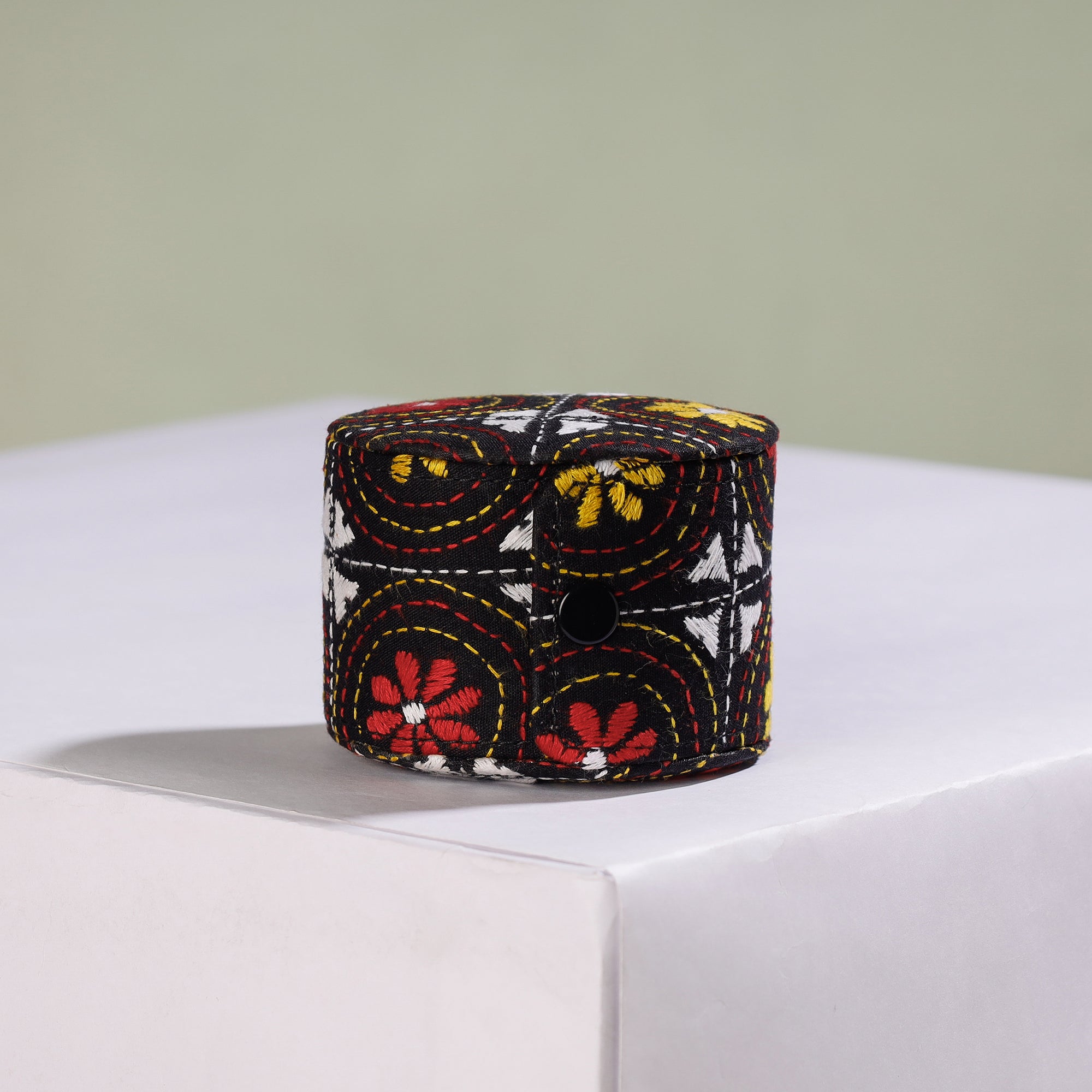 ASALKAAR Bengal Kantha Work Handcrafted Bangle Box (Small)