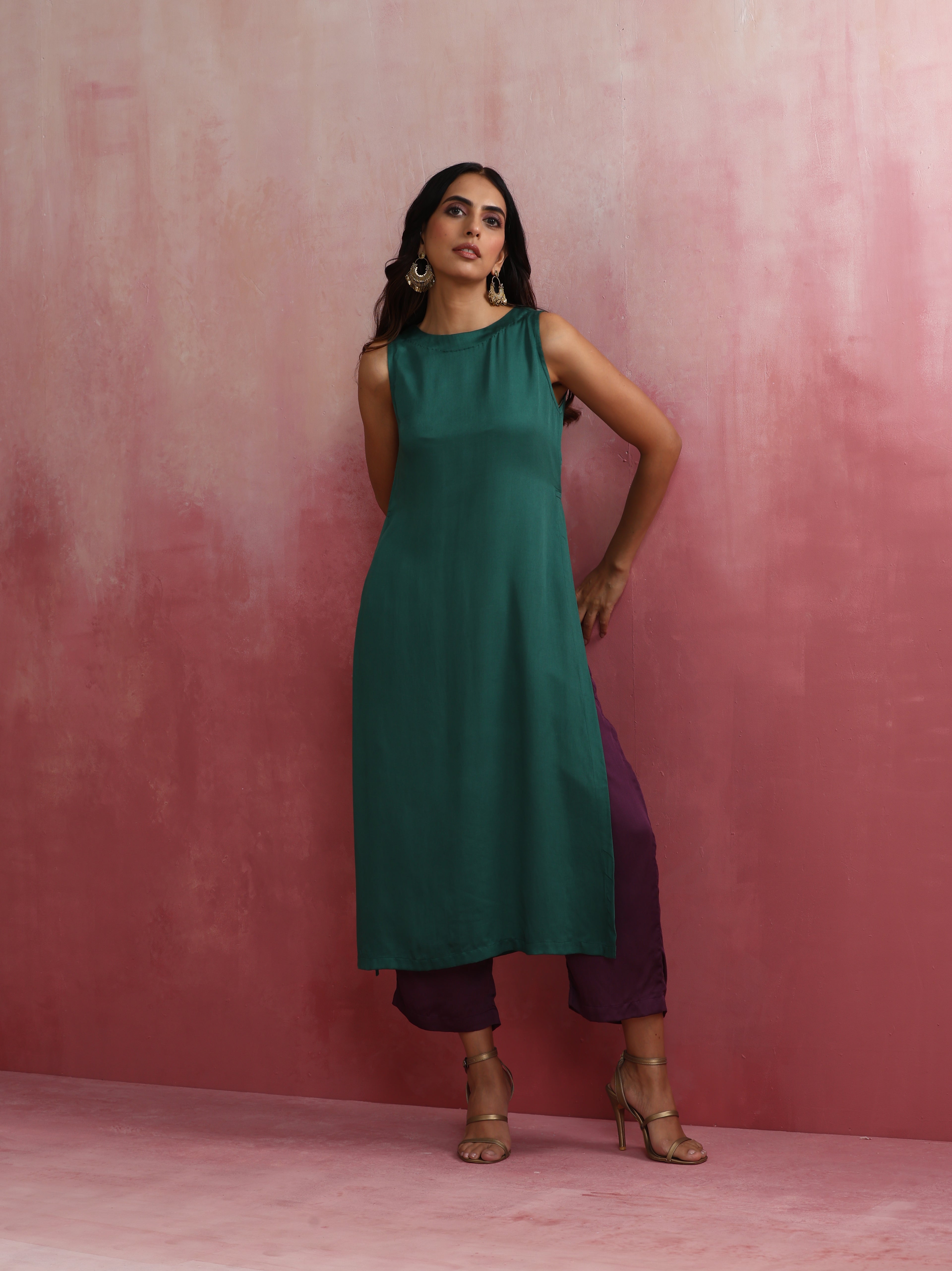 trueBrowns Green Modal High slit Kurta Set - view 2