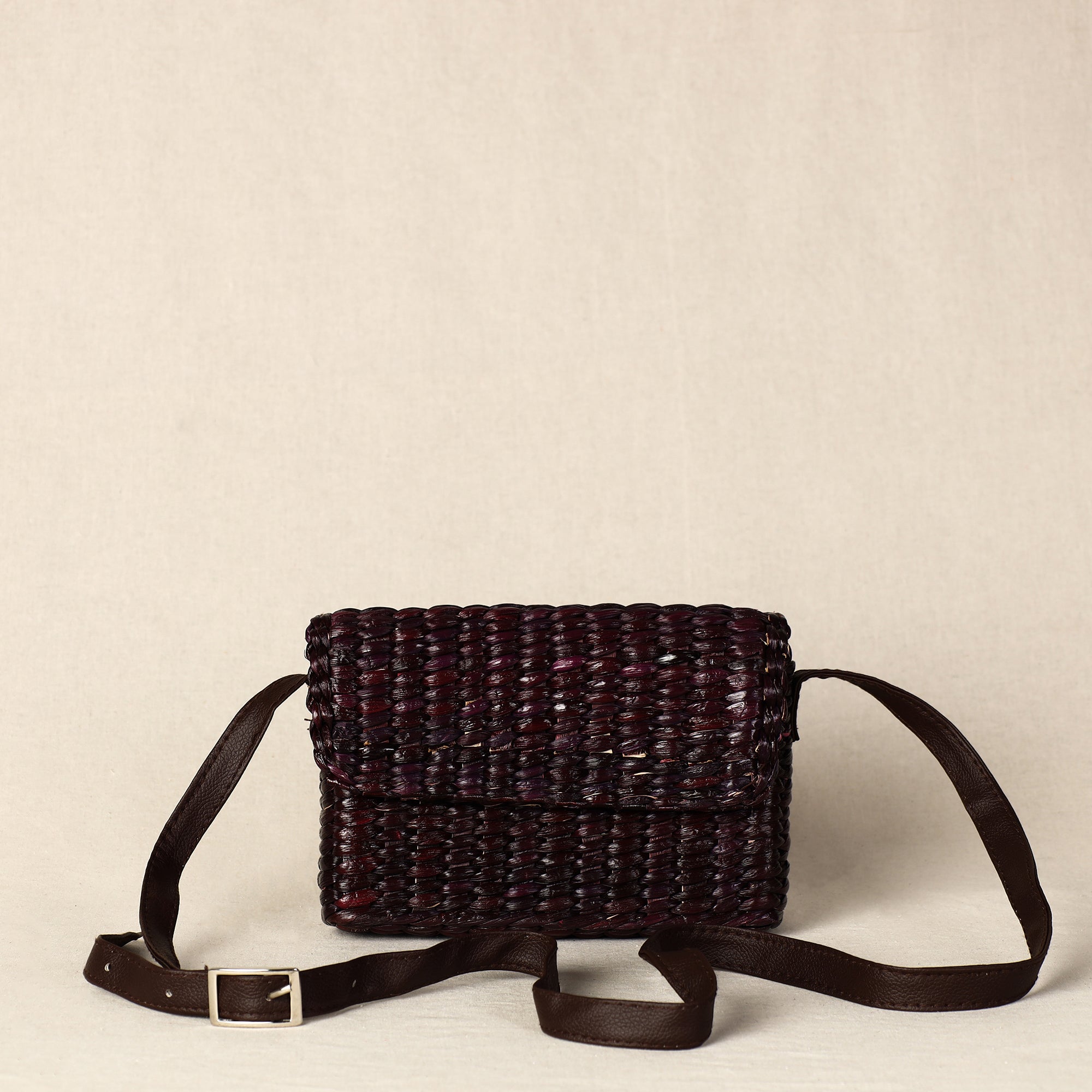 ITOKRI CRAFTS INITIATIVE Brown - Handmade Organic Water Hyacinth Sling Bag from Assam - view 2