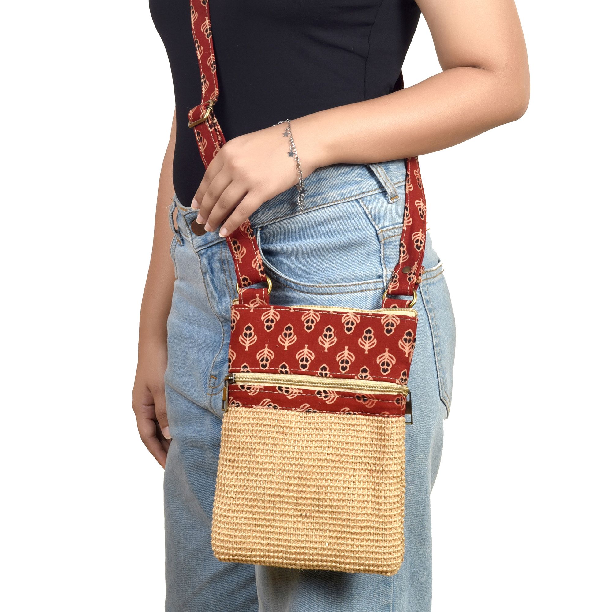 ART CREATIONS BY SUMAN SONTHALIA Beige - Kalamkari Tan Sling Bag in Structered Jute Fabric