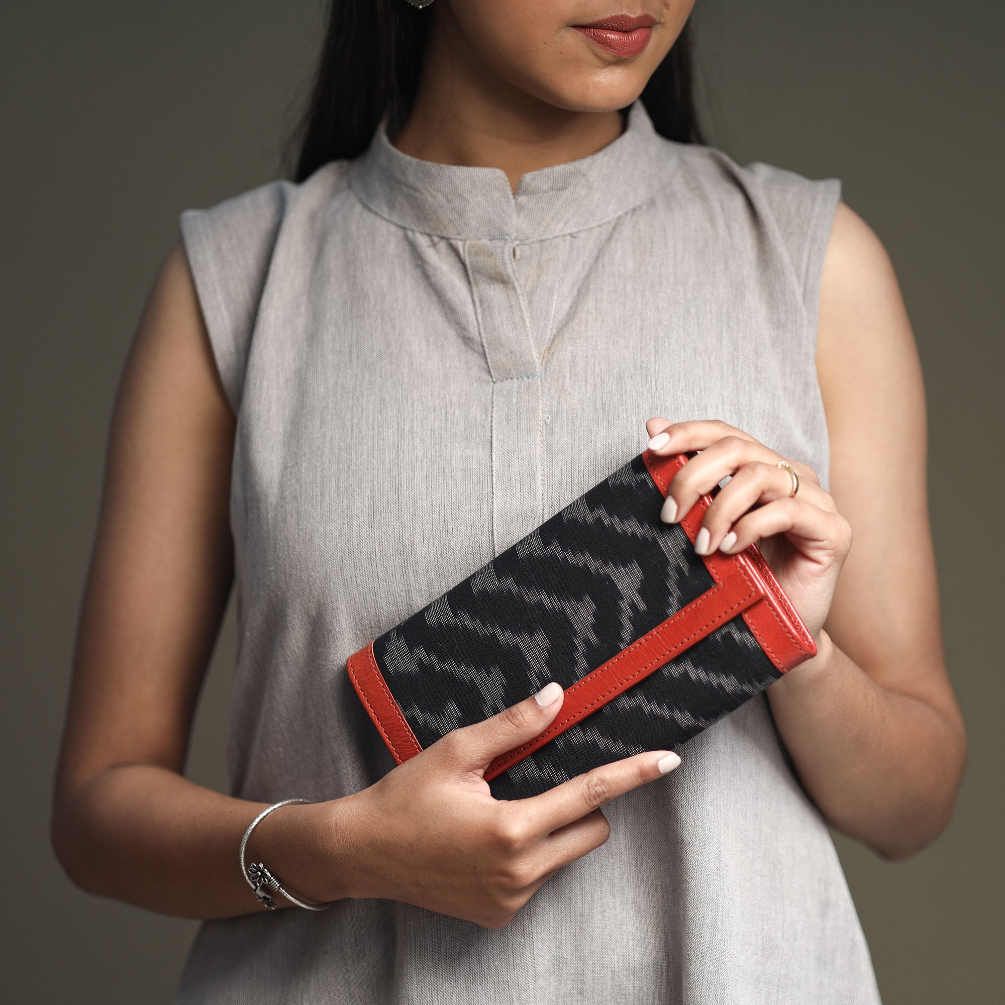 ASALKAAR Black - Handcrafted Ikat Weave Leather Wallet