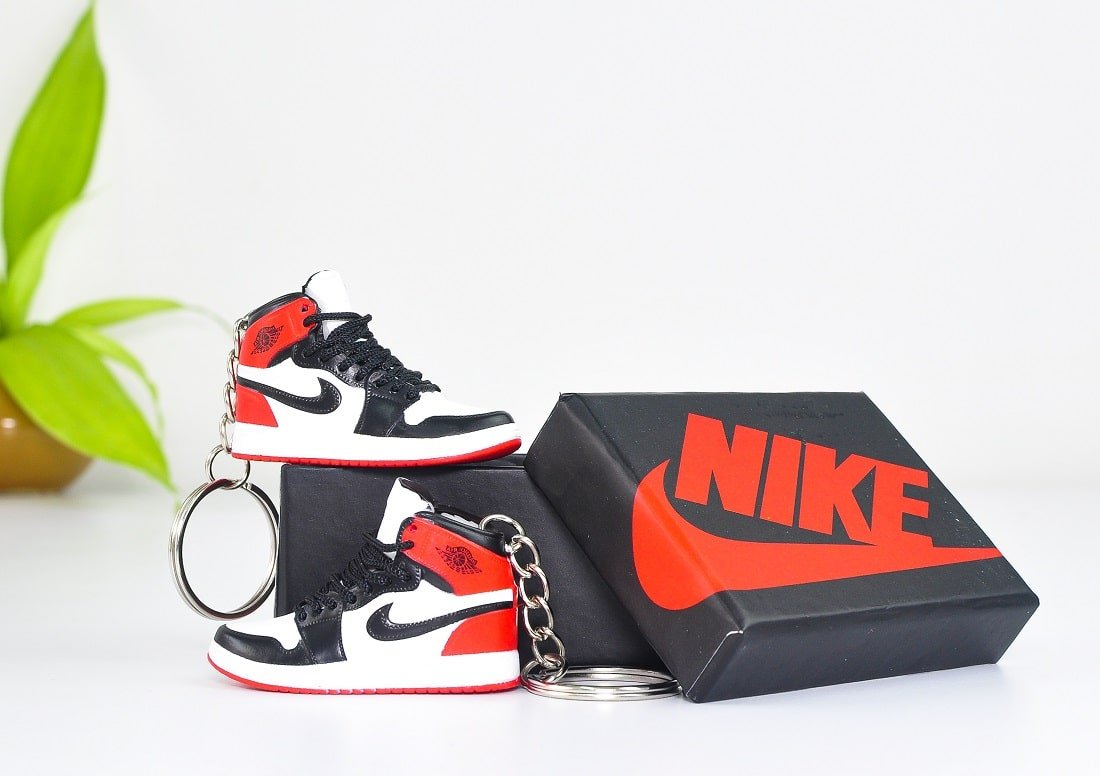 Kicks Machine 3D Sneaker Keychain With Box - AJ1 Black Toe