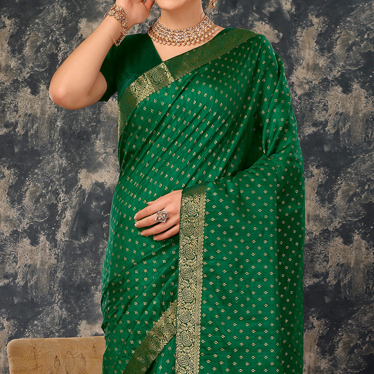 BlackTree green-floral-foil-printed-vichitra-silk-saree-with-lace-border - view 3