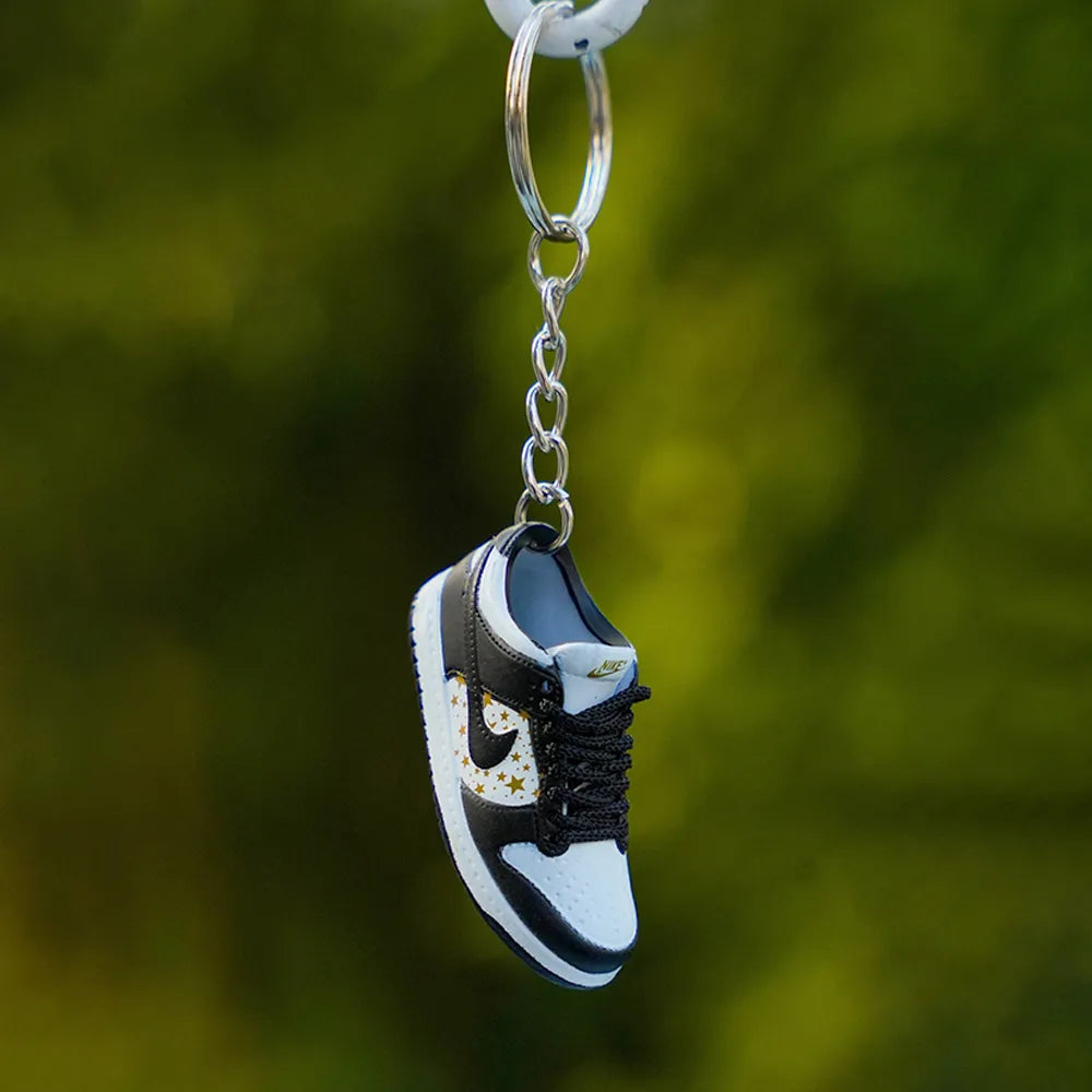 Kicks Machine 3D sneaker keychain Nike Dunk low Supreme Panda