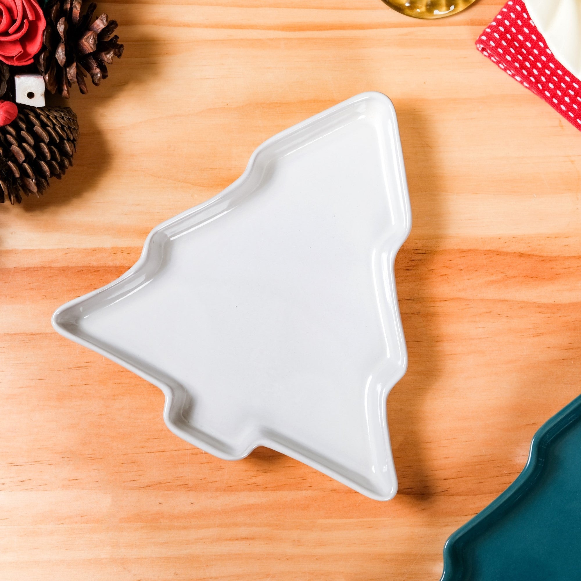 Nestasia Christmas Tree Snack Plates Set Of 3 - view 6