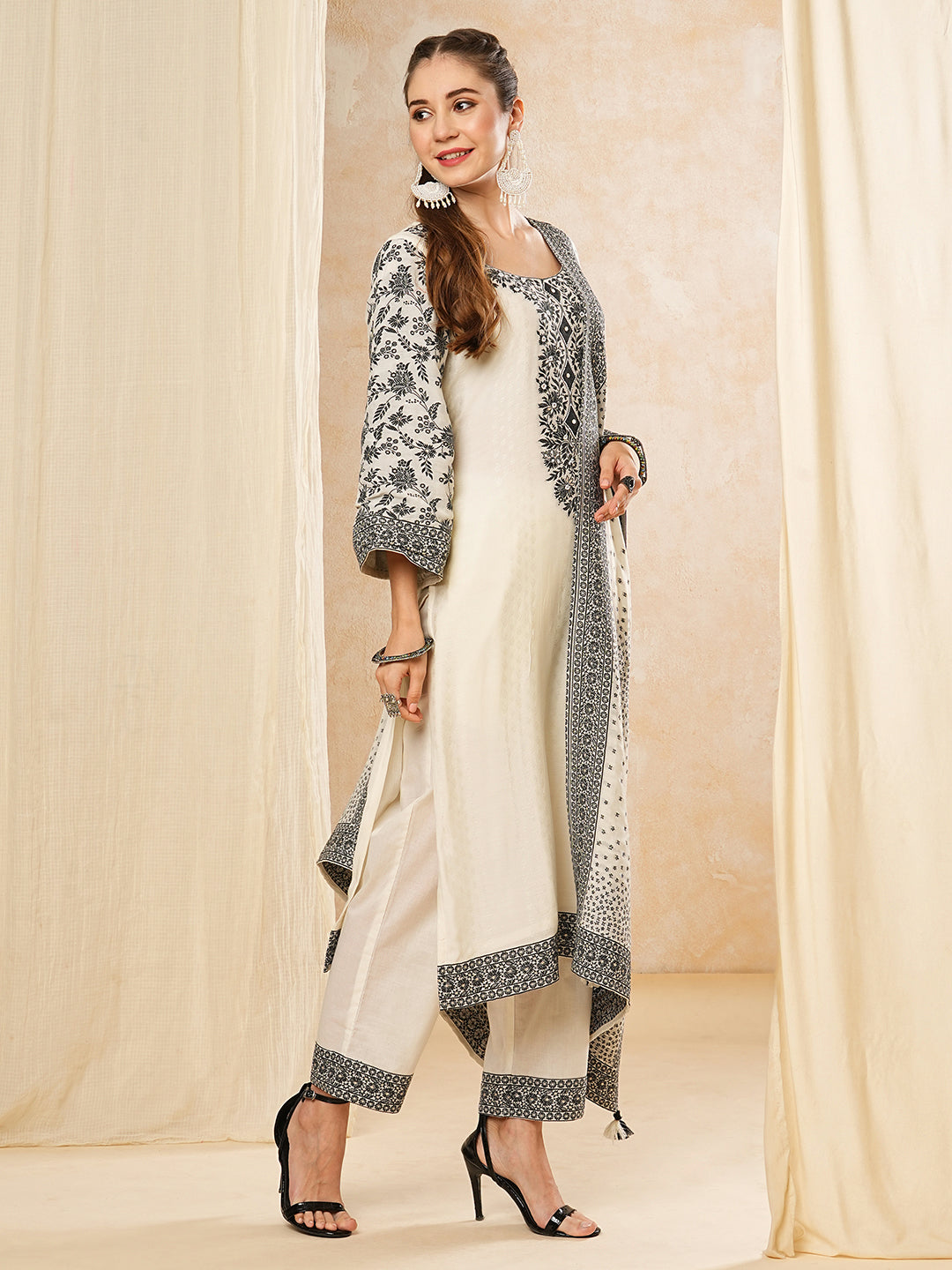 Fashor Floral Woven & Embroidered Straight Kurta with Pant & Dupatta - Off White - view 5