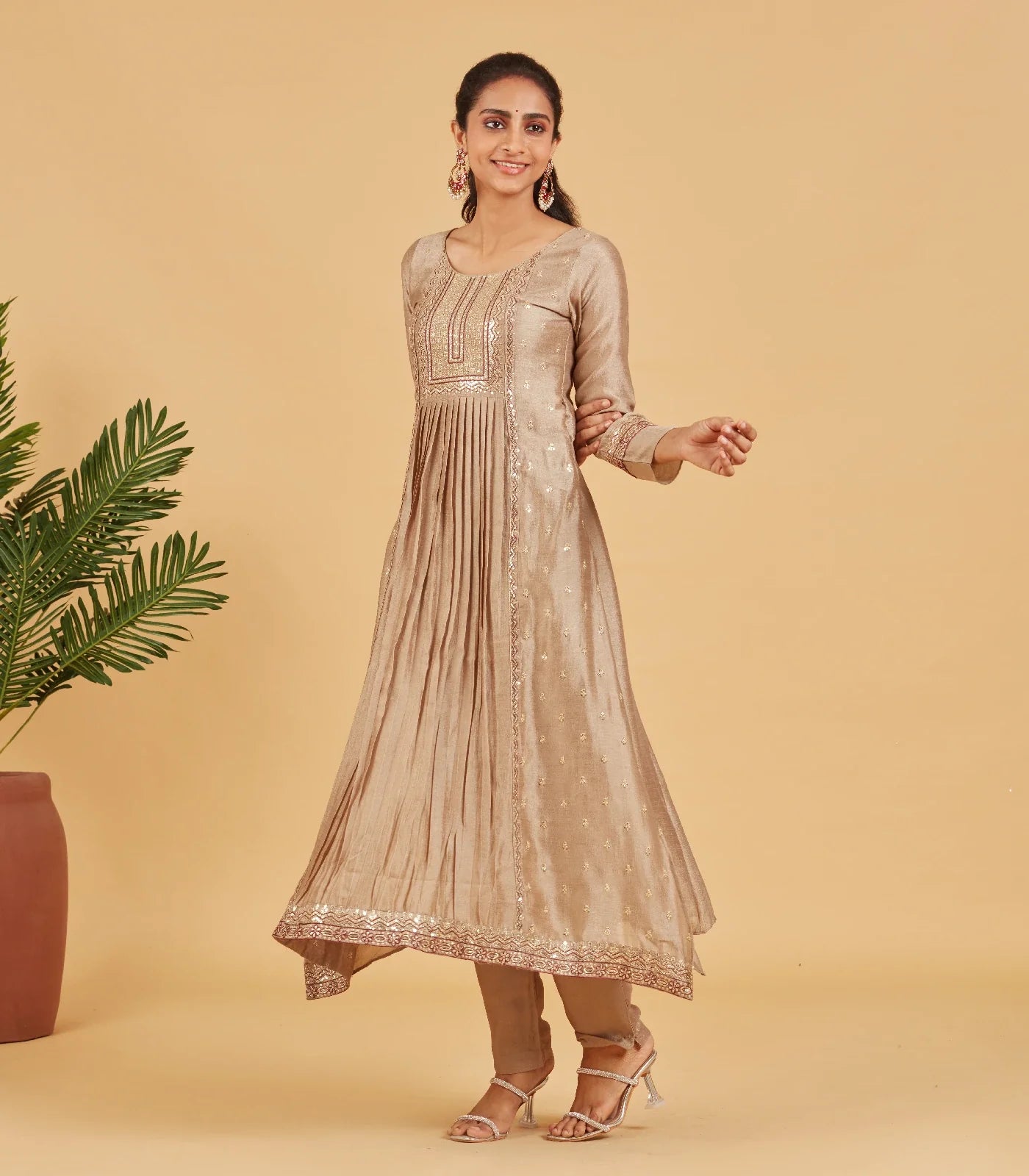 RmKV Taupe Kurta Set With Contrast Wine Dupatta - view 3