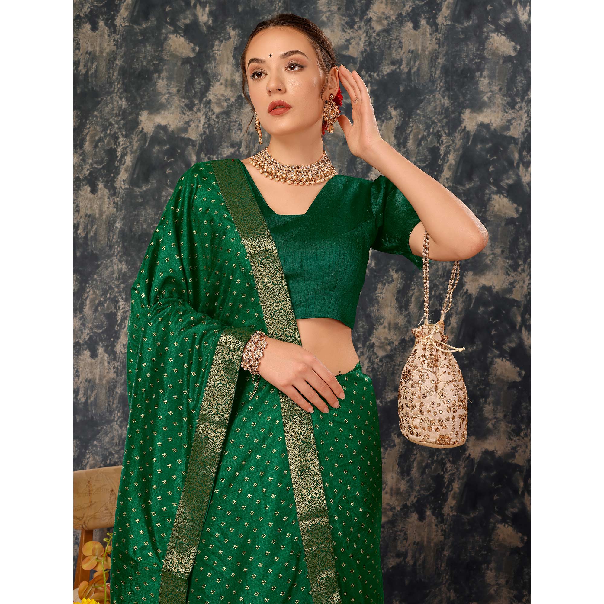 BlackTree green-floral-foil-printed-vichitra-silk-saree-with-lace-border - view 7