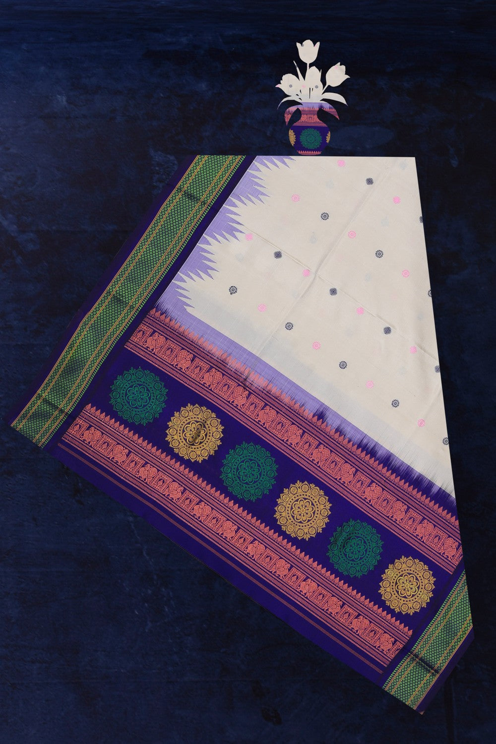Kalanjali Gadwal Silk Beige Dupatta