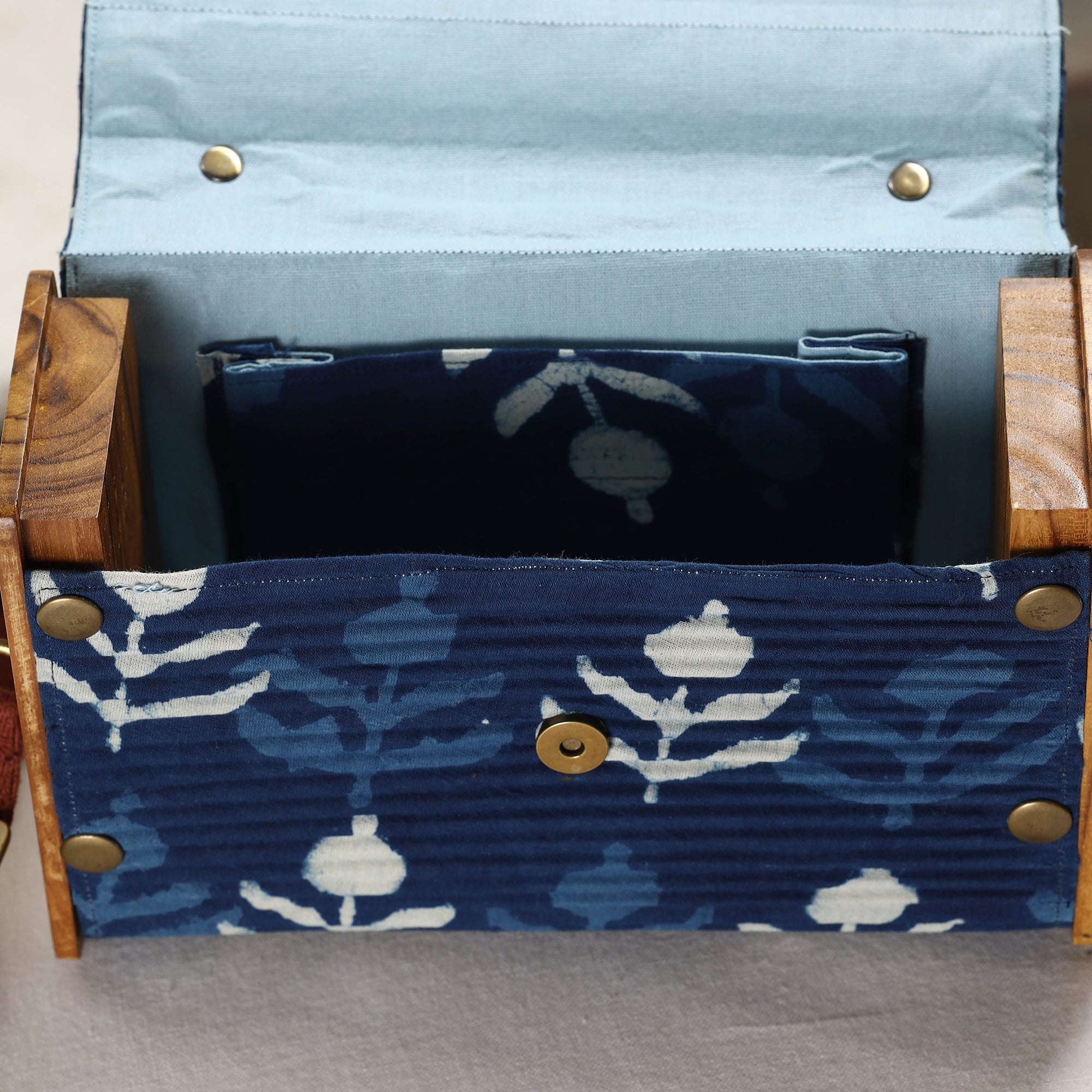 LUKKA CHUPPI Blue - DIY Box Sling Bag / Clutch with Changeable Sleeve - view 7
