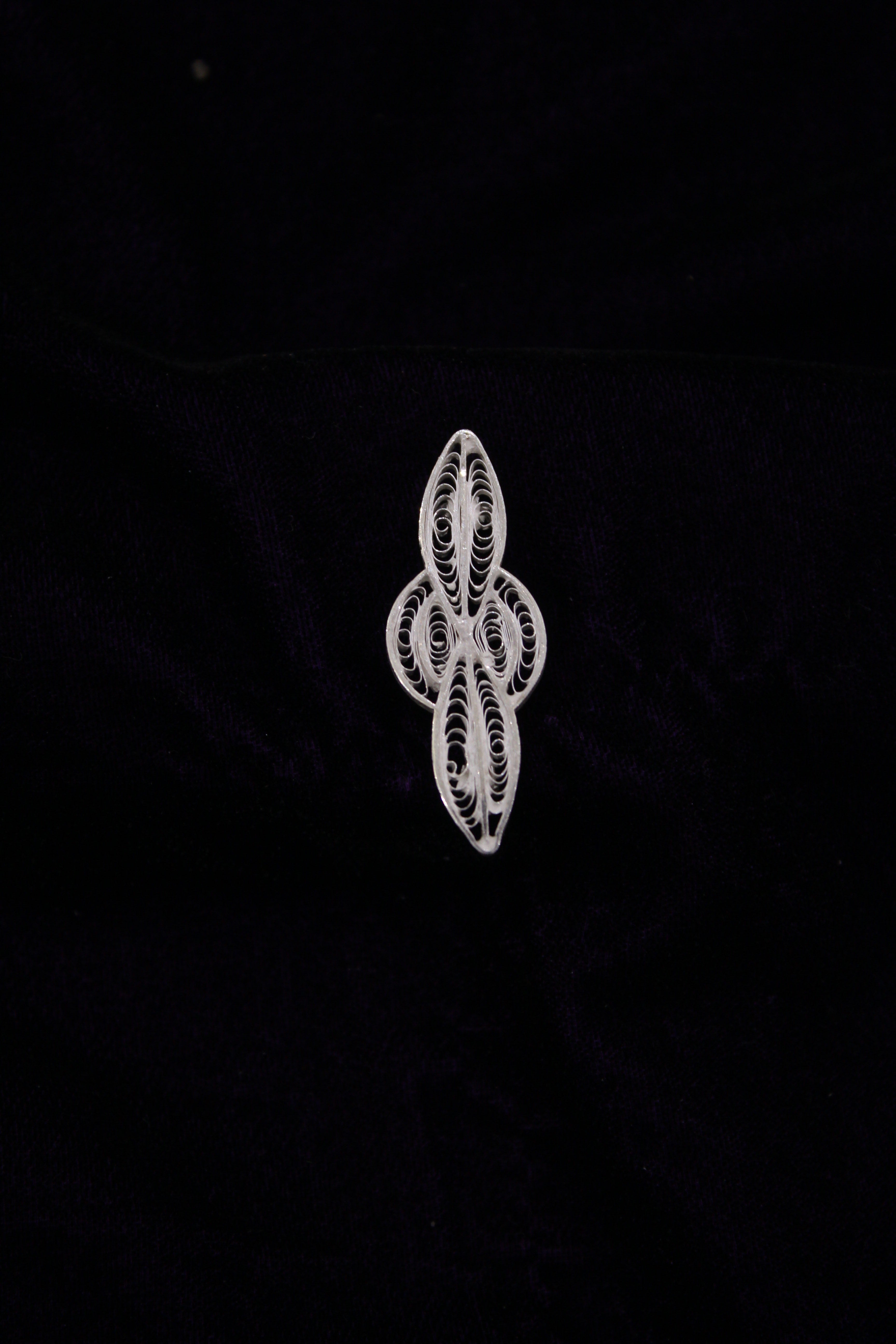 Indianvillez Designer Silver Filigree Saree Pin