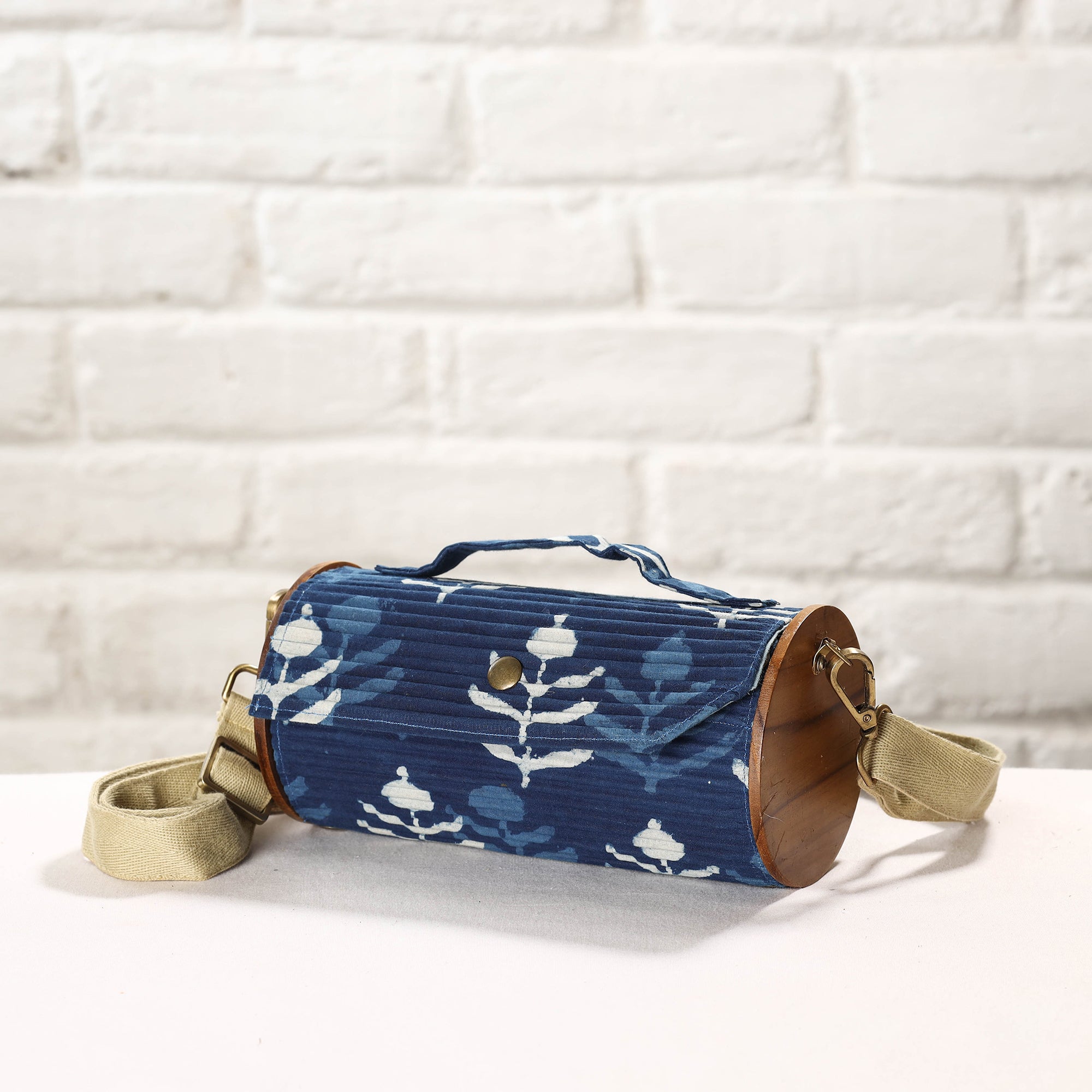 LUKKA CHUPPI Blue - DIY Round Sling Bag / Clutch With Changeable Sleeve - view 4