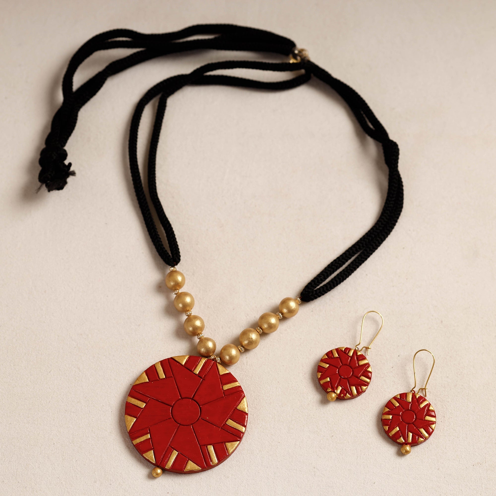 KHUSHBASH - HAPPY LOOM OF EAST Bishnupur Handpainted Terracotta Necklace Set - view 2