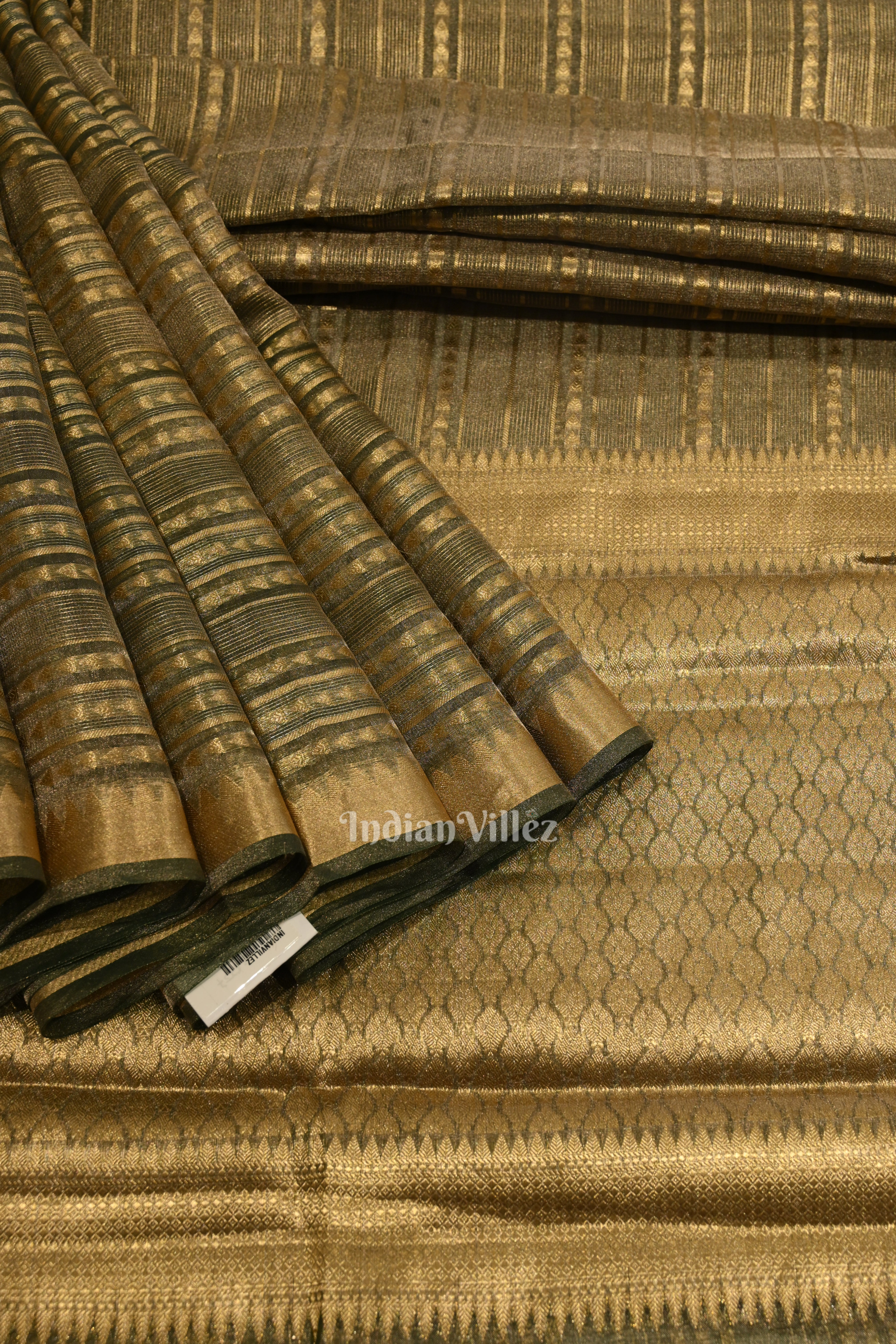 IndianVillèz Green Golden Border Zari Woven Banarasi Tissue Silk Saree