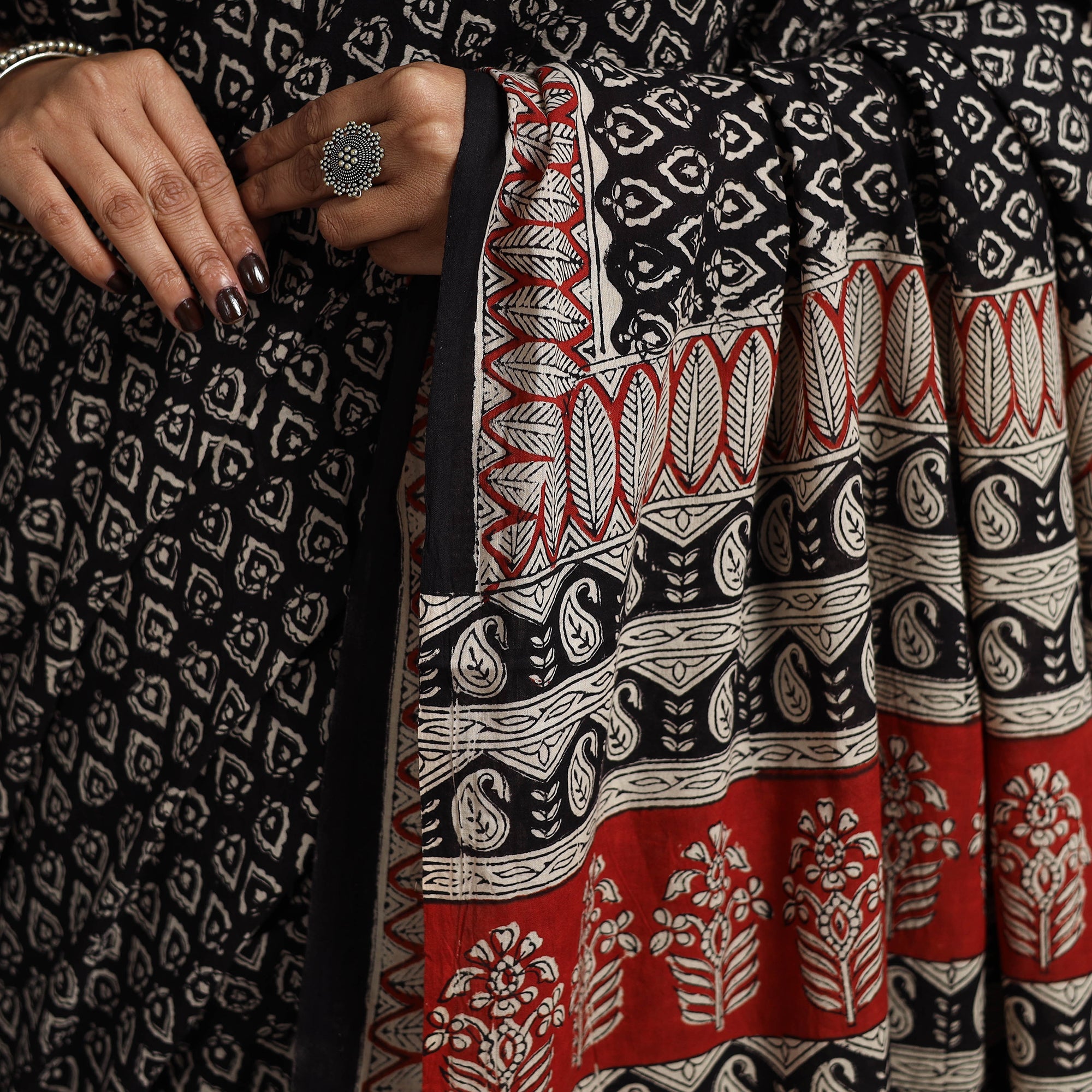 ITOKRI CRAFTS INITIATIVE Black - Natural Dyed Block Print Cotton Bagru Saree 17 - view 5