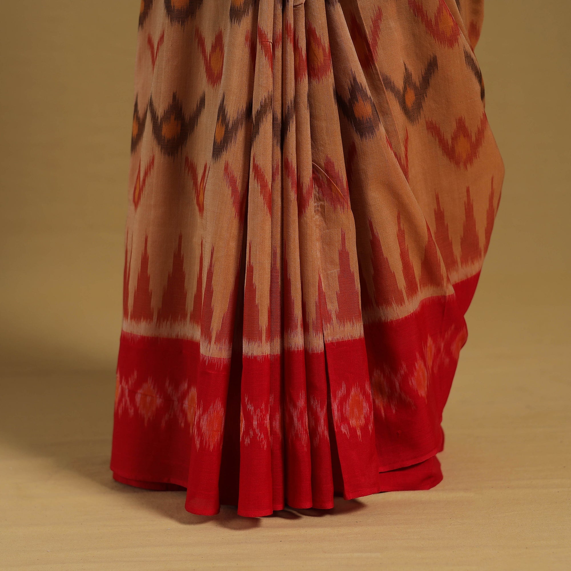 SOUTH KARGHA Beige - Telia Rumal Handloom Cotton Pochampally Double Ikat Saree 12 - view 6