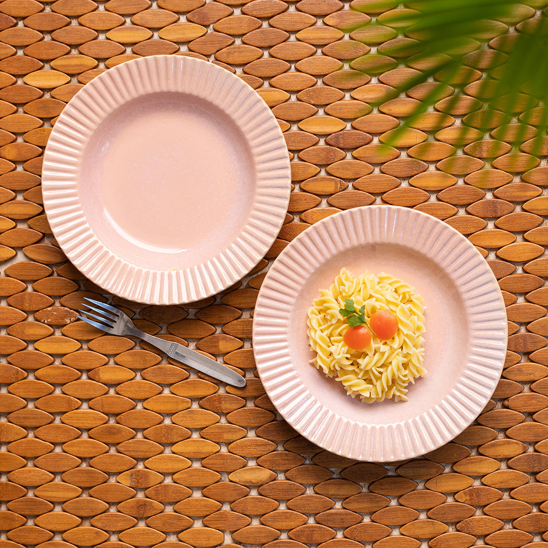 EXCLUSIVELANE 'Coral Reef' Dinner Plates In Ceramic (Set of 2, Hand Glazed Studio Pottery, Microwave Safe)