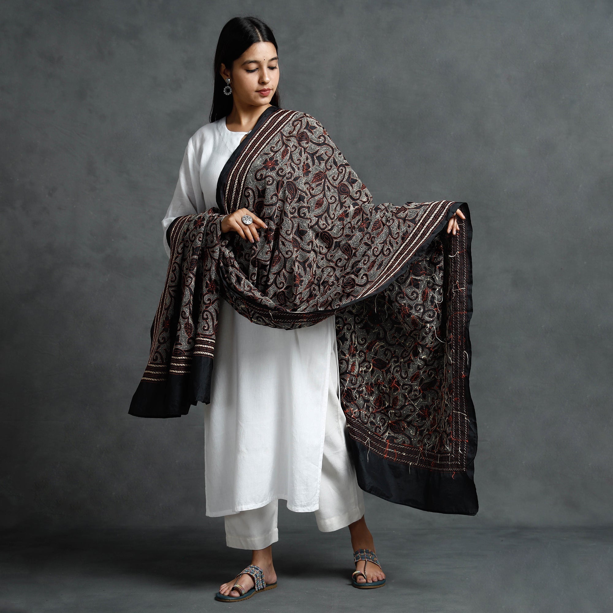 KHUSHBASH - HAPPY LOOM OF EAST Black - Bengal Kantha Hand Embroidered Mulberry Silk Dupatta - view 2