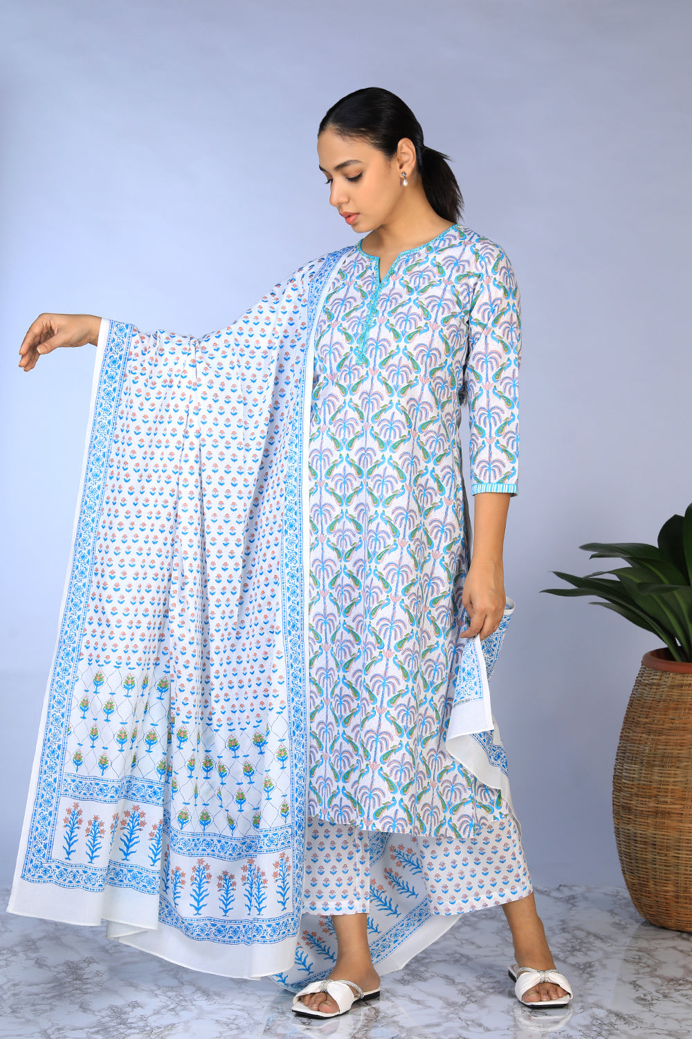 Kalanjali Ethnics Handblock Printed Kurta, pants & dupatta set