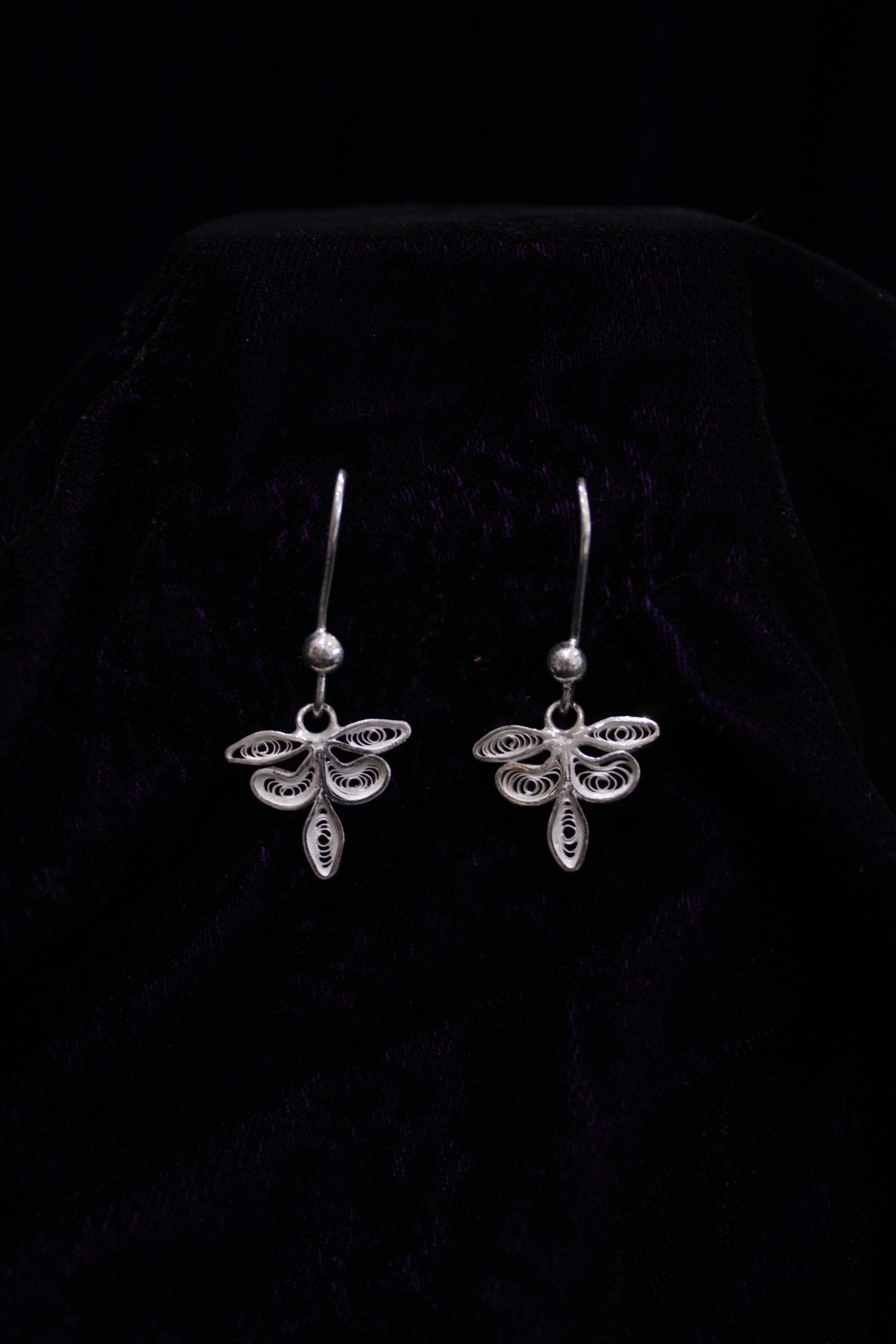 Indianvillez Crest Silver Filigree Earring Set - view 2