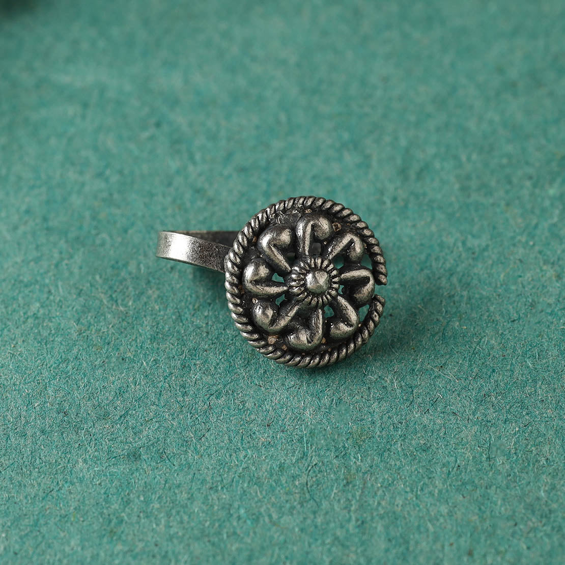 HAVELI CHRONICLES Antique Padma Sterling Silver Nosepin - view 2