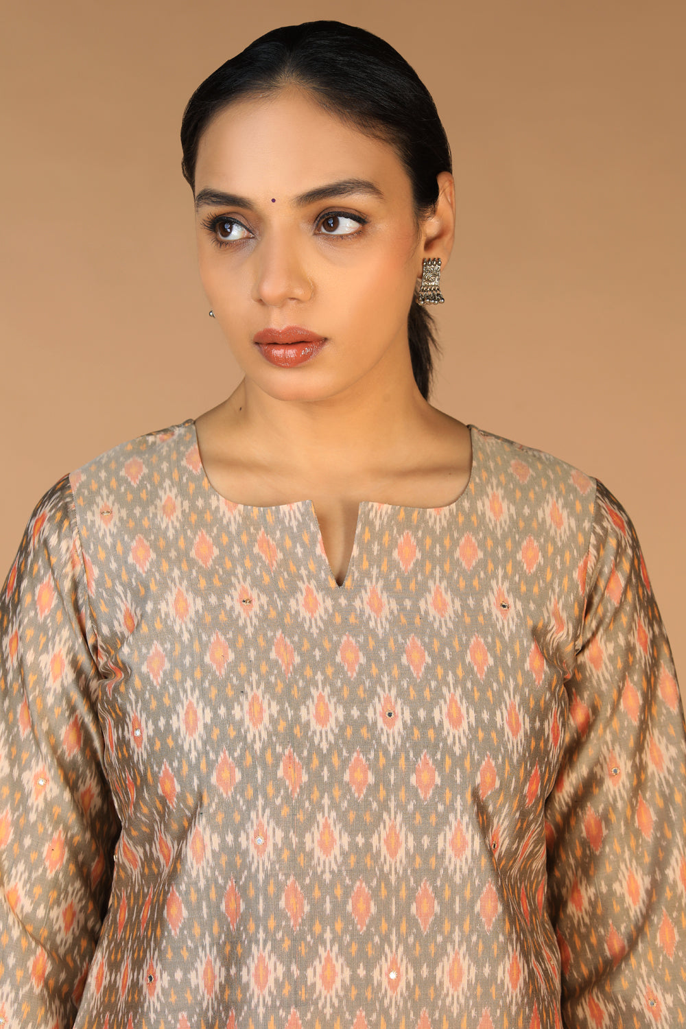 Kalanjali Ethnics Handwoven Pochampally Silk Ikat Kurti - view 2