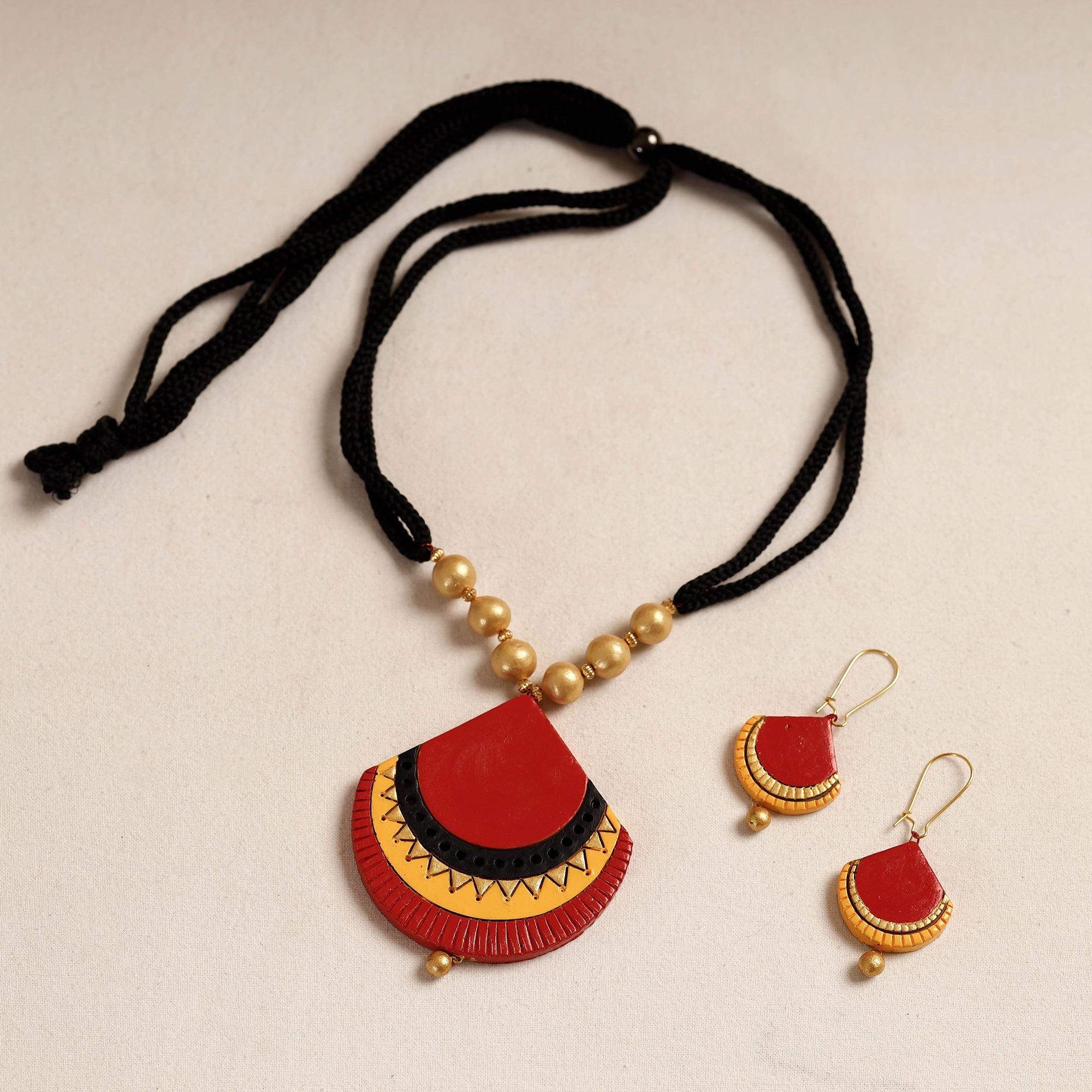 KHUSHBASH - HAPPY LOOM OF EAST Bishnupur Handpainted Terracotta Necklace Set - view 2