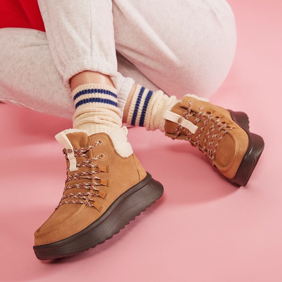 HEYDUDE shoes Wendy Peak Apres Suede Cozy - Chestnut/Black - view 2