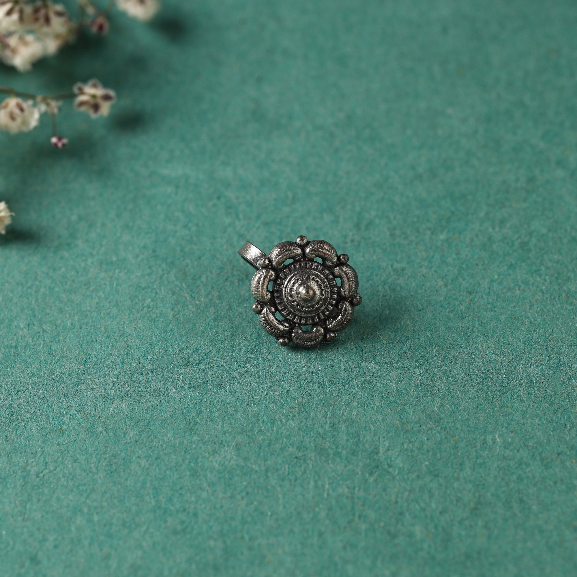 HAVELI CHRONICLES Antique Padma Sterling Silver Nosepin