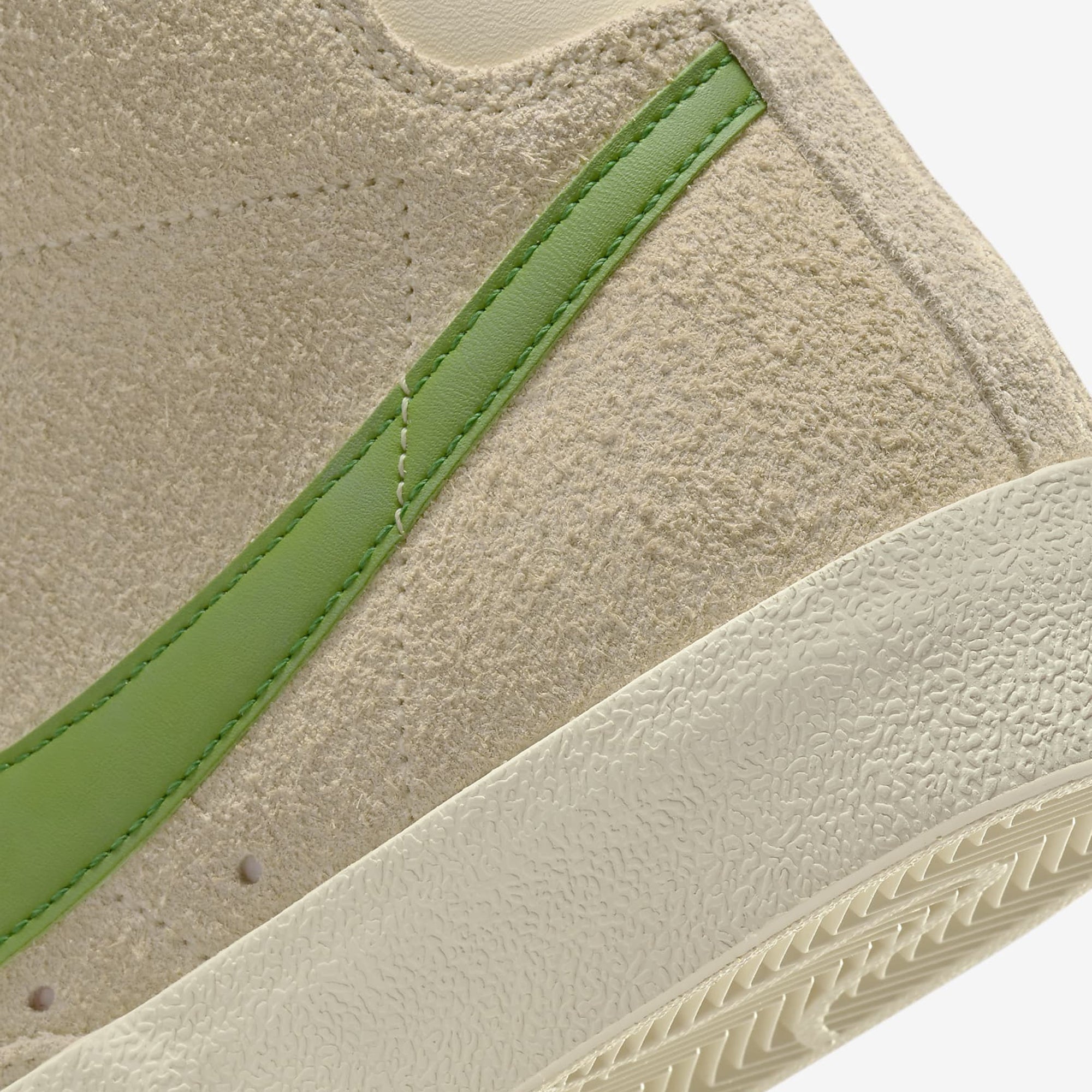 Nike | BLAZER MID '77 VINTAGE { MUSLIN/CHLOROPHYLL-COCONUT MILK-SAIL - view 4