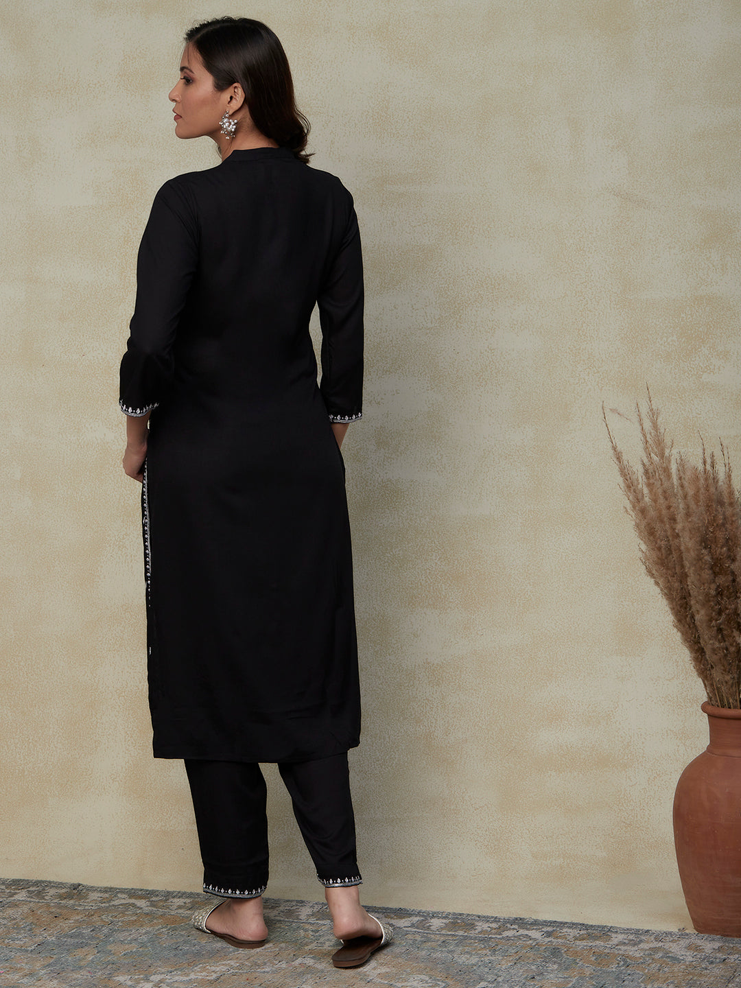 Fashor Solid Resham & Zari Embroidered Kurta With Embroidered pants - Black - view 6