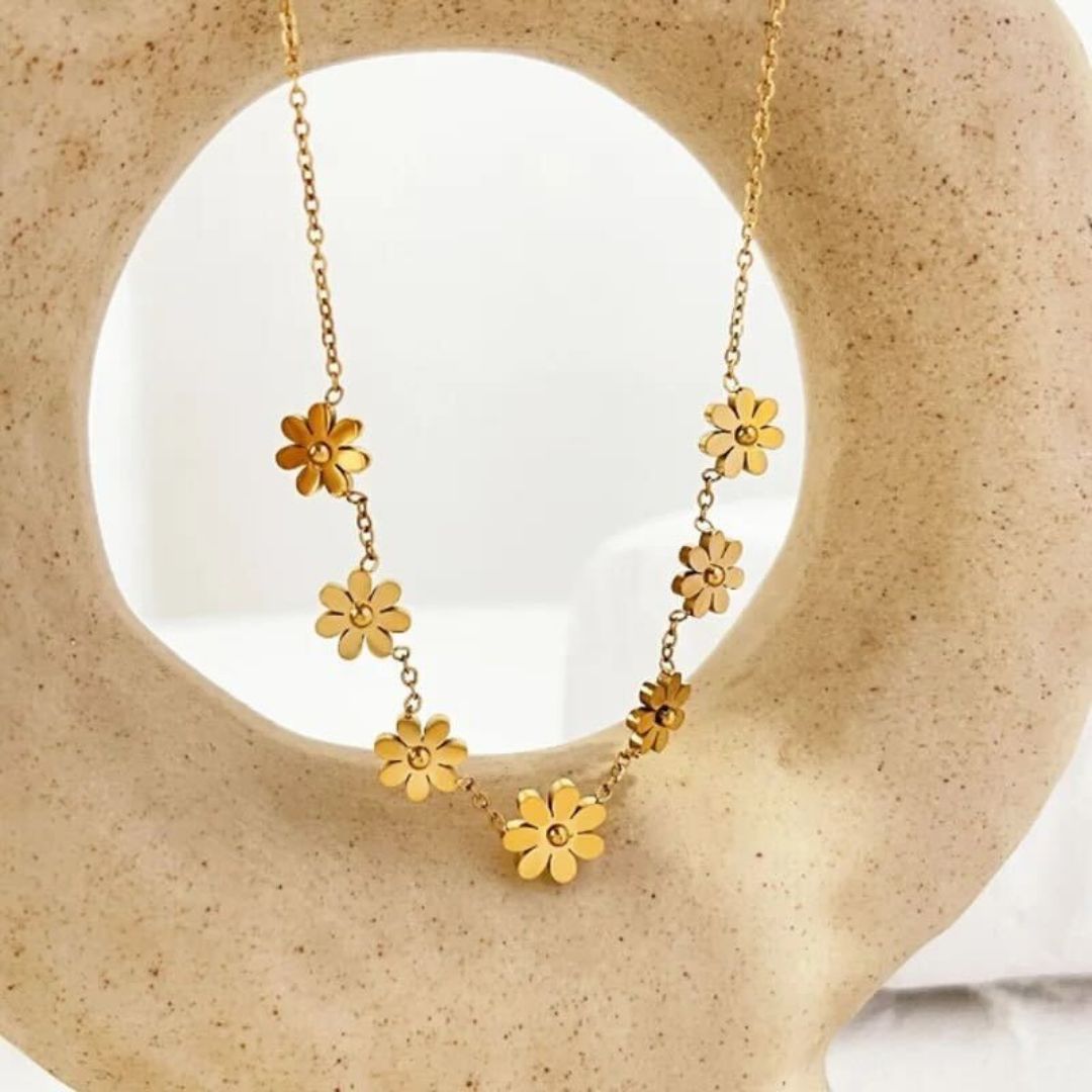 Branta Gold Daisy Flower Necklace