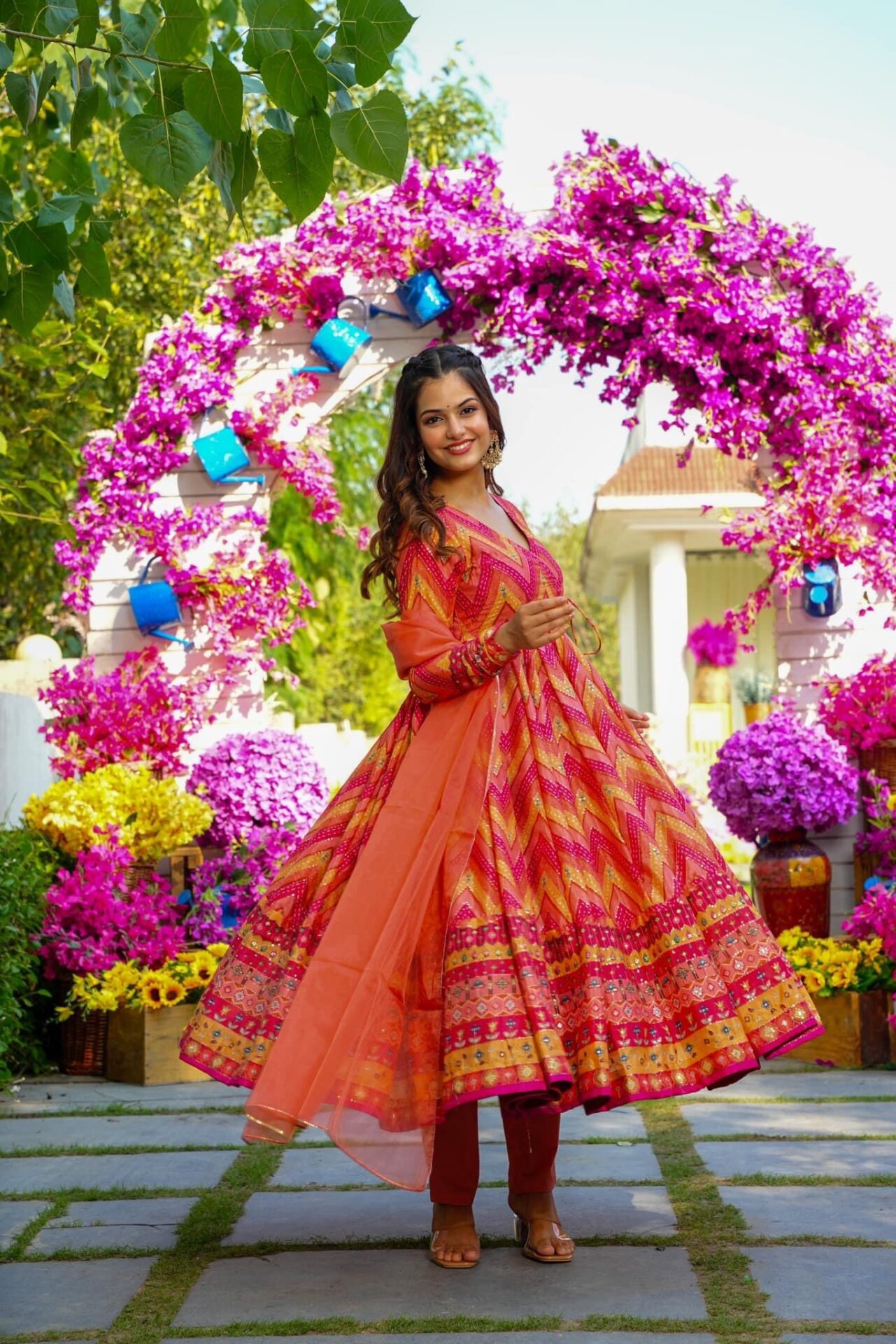 Idaho-o Sahara embroidered ANGRAKHA SUIT SET