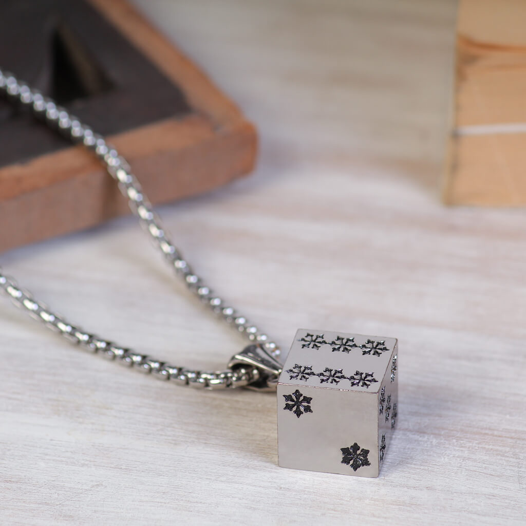 Bigsmall Dice Charm With Chain