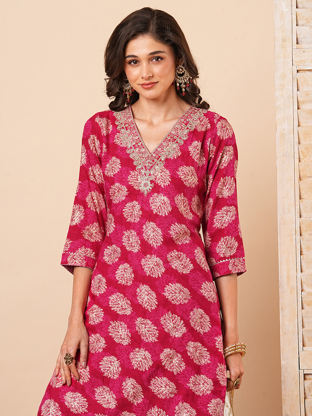 Fashor Ethnic Zari Embroidered & Abstract Foil Printed Straight Fit Kurta - Red - view 2