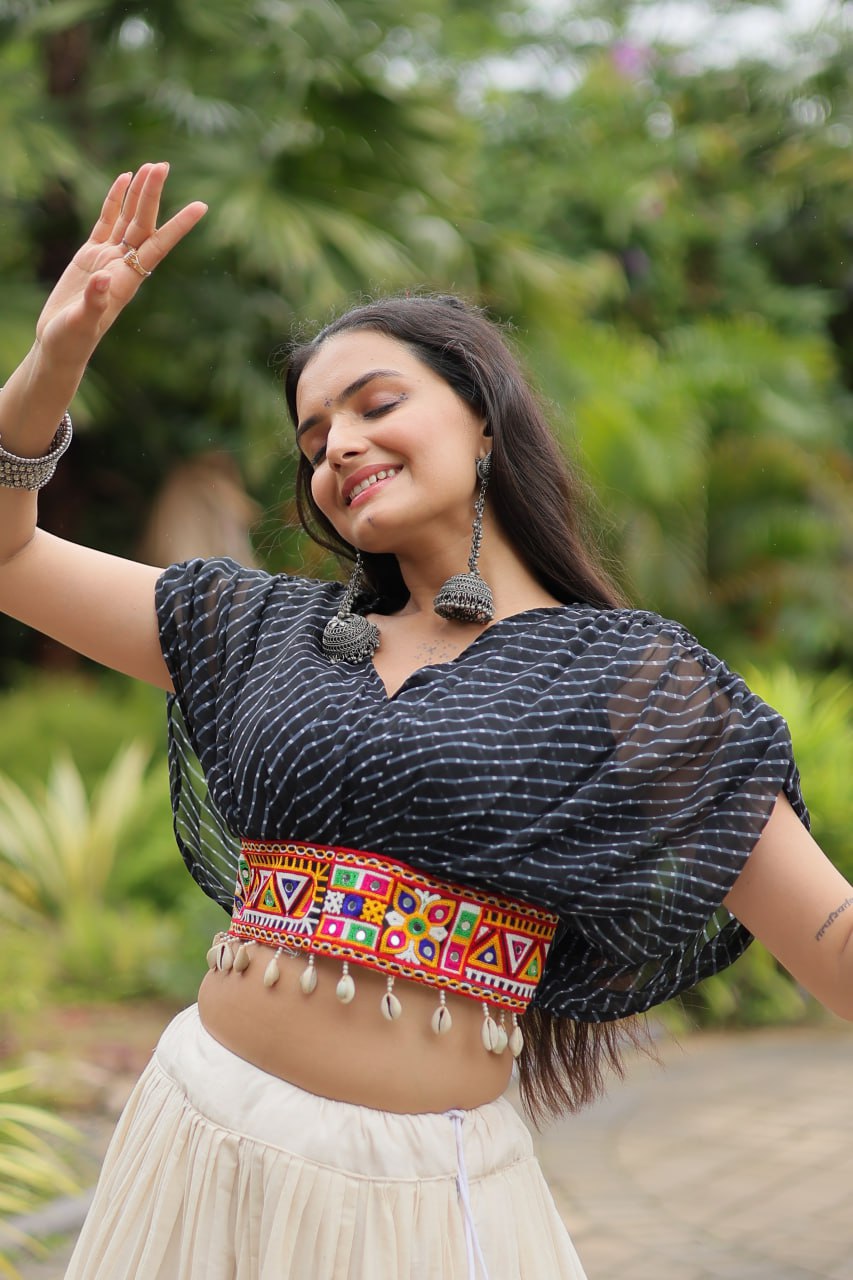 ClothsVilla Black Elegant Lehenga with Leheriya Print Blouse - view 5