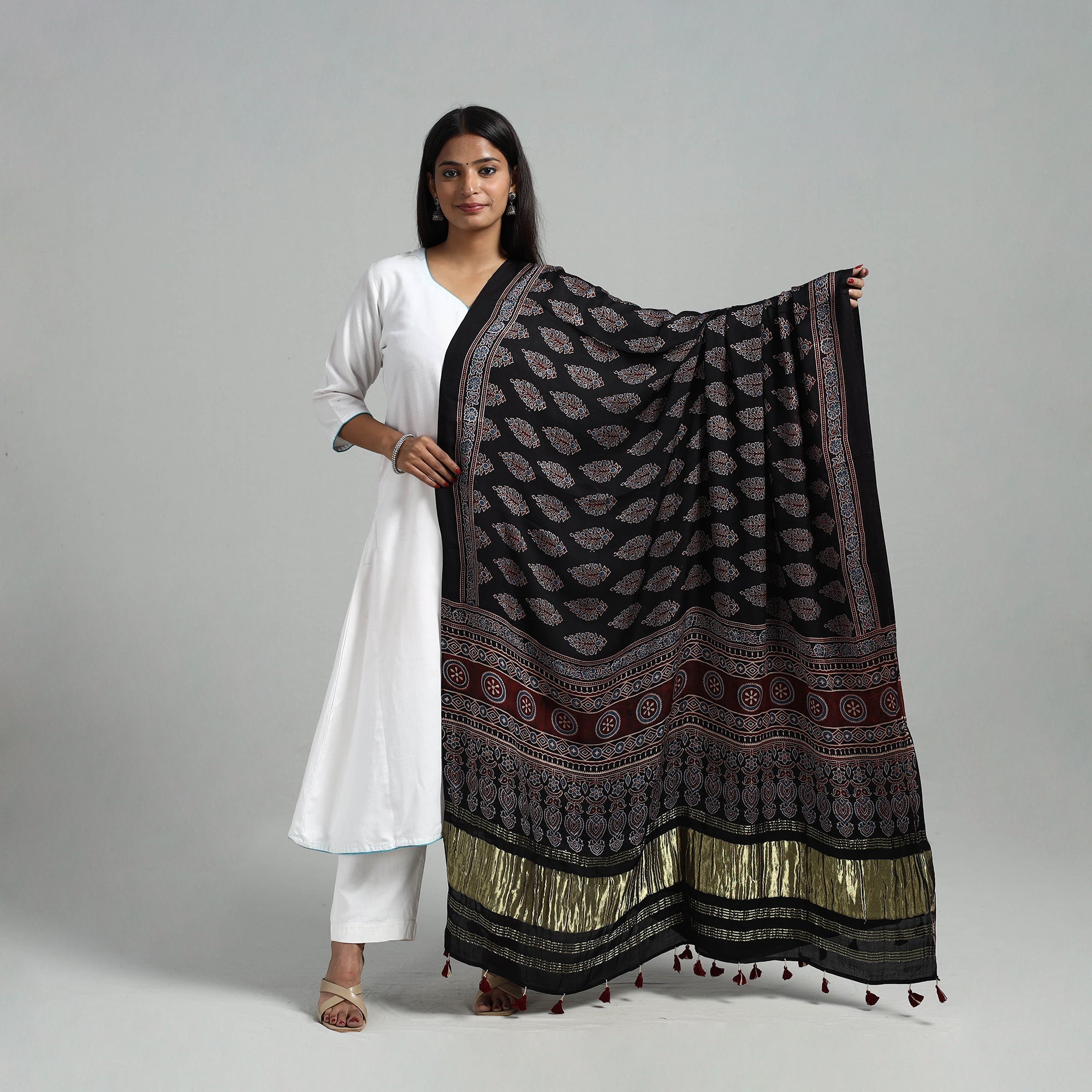 RIYAZ ABDULMAJID KHATRI - AJRAKH Modal Silk Block Print Ajrakh Dupatta 05 - view 2
