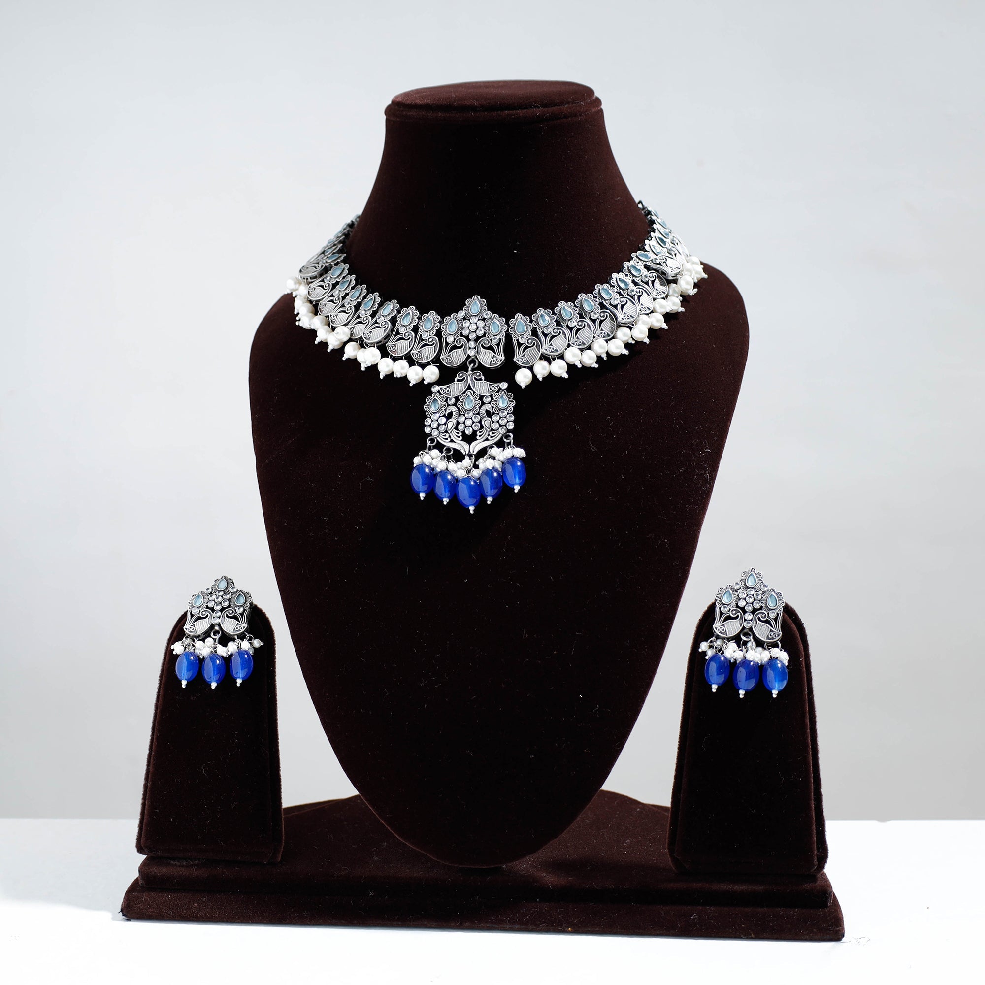 WHITE RIVER STORIES Antique Silver Finish Oxidised Brass Base Stone Work Necklace Set