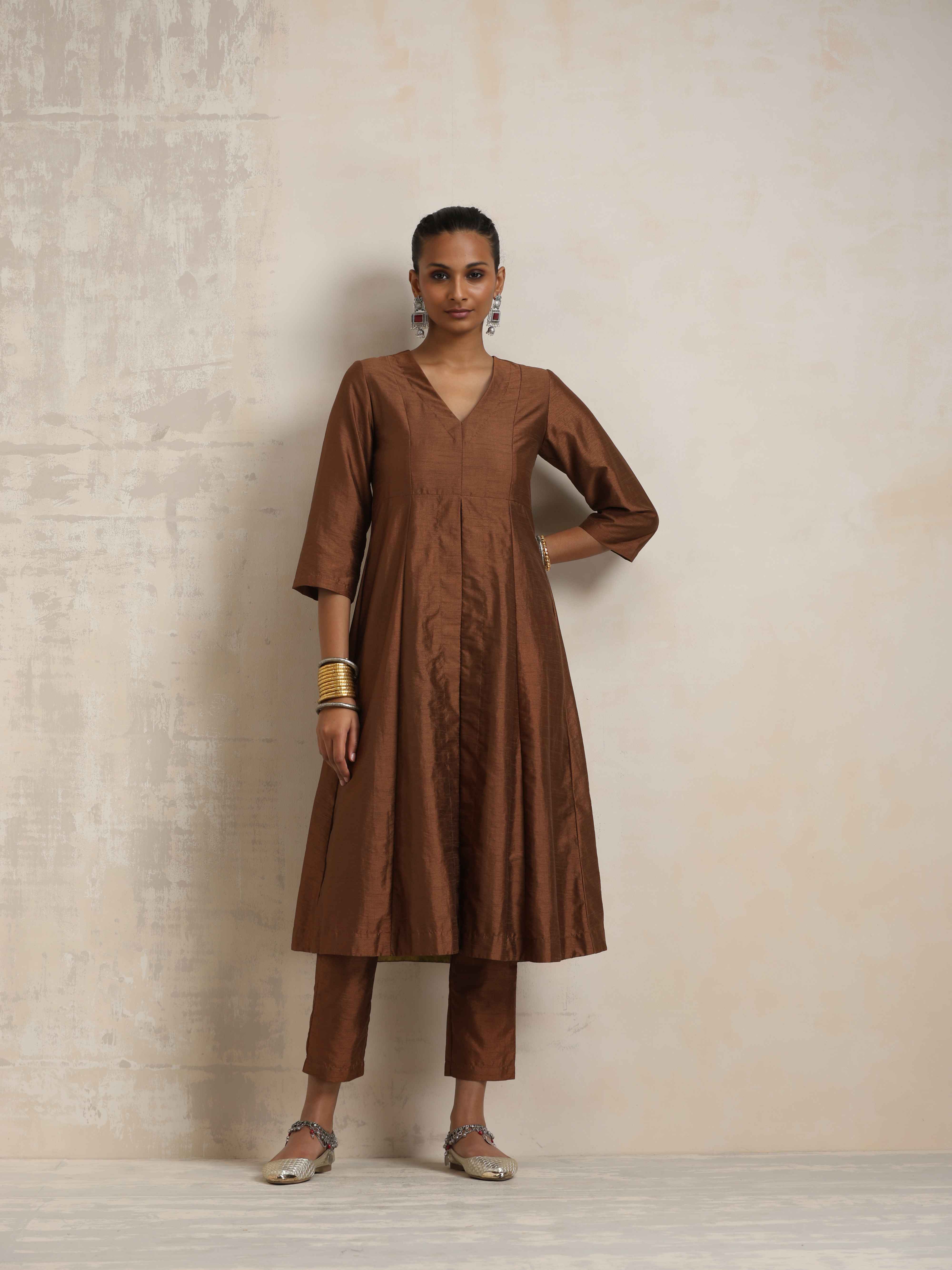 trueBrowns Brown Silk Slit Kurta Set - view 2
