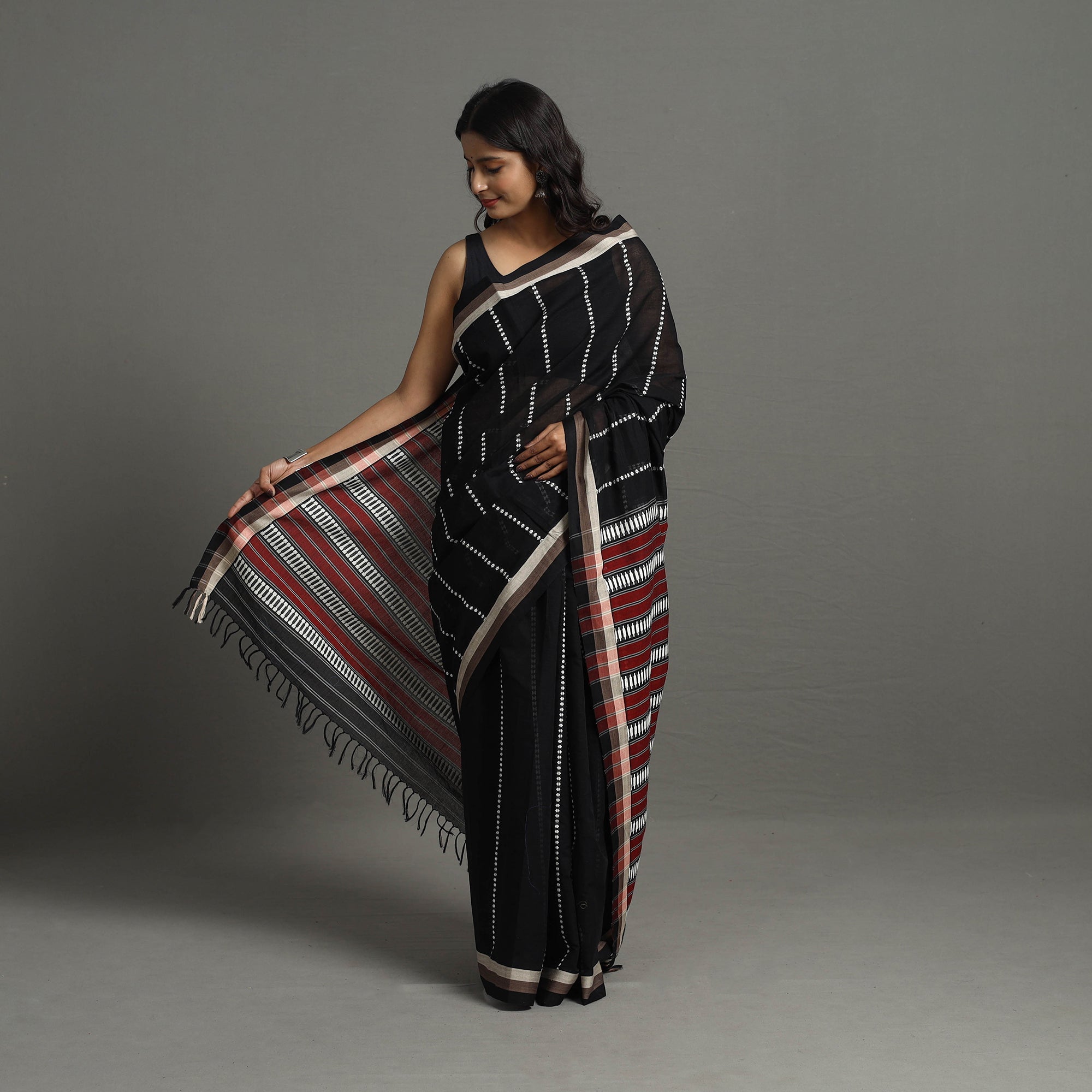 SASHA Black - Bengal Handwoven Cotton Begampuri Saree 06 - view 2