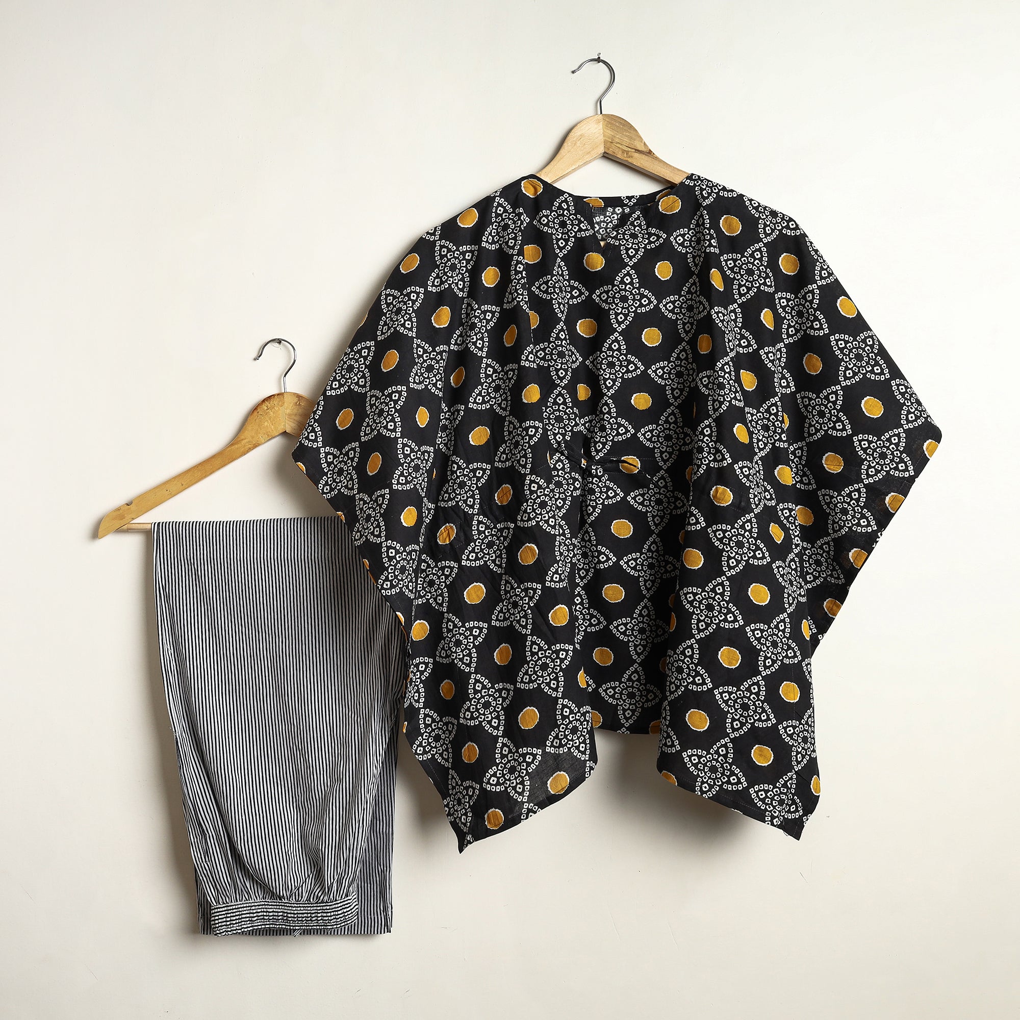 CHUTNEY CRAFT STUDIO Black - Jaipur Screen Printed Cotton Kaftan & Pyjama Night Suit Set