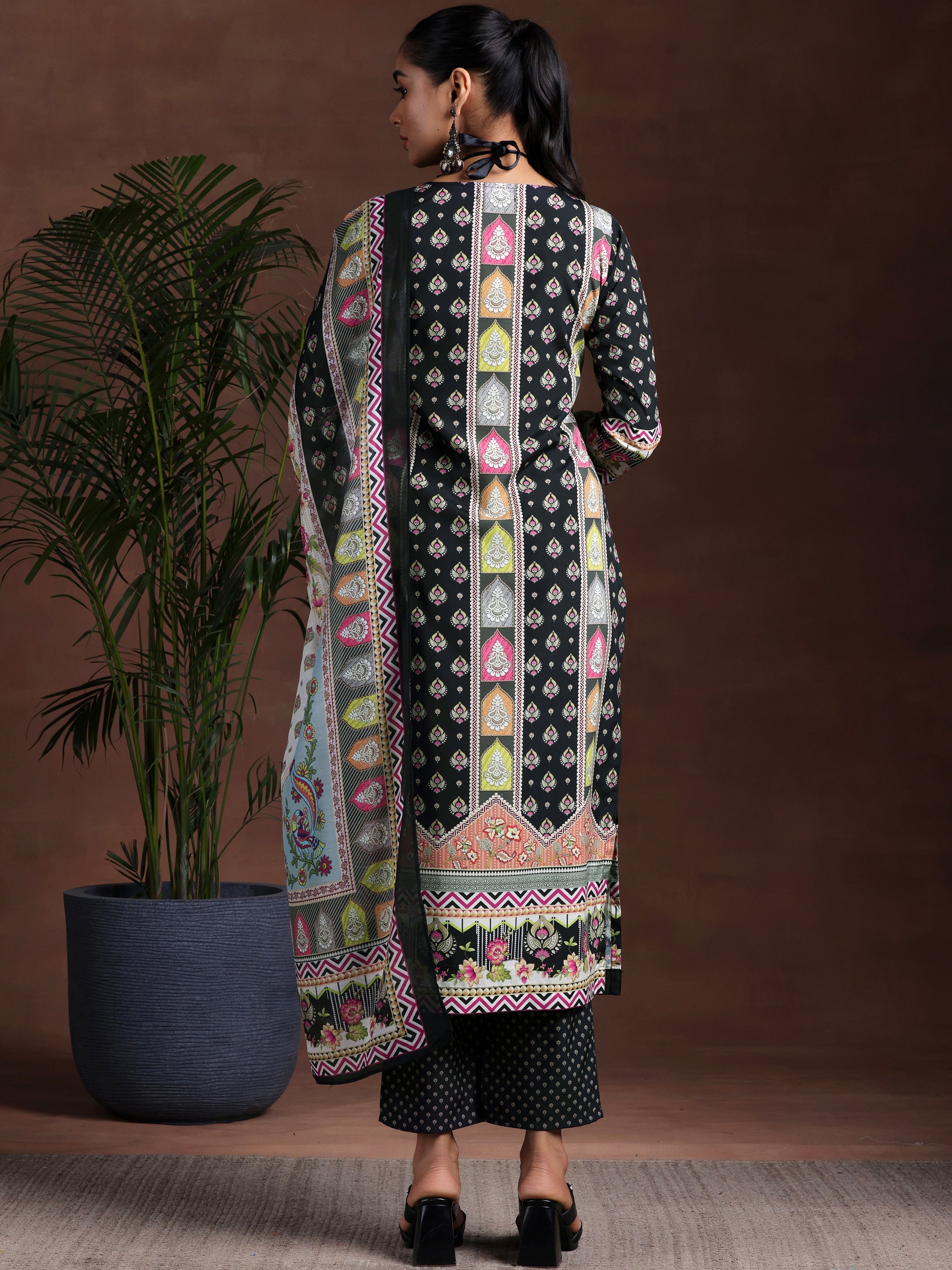 Libas Black Printed Poly Crepe Straight Suit With Dupatta - view 4