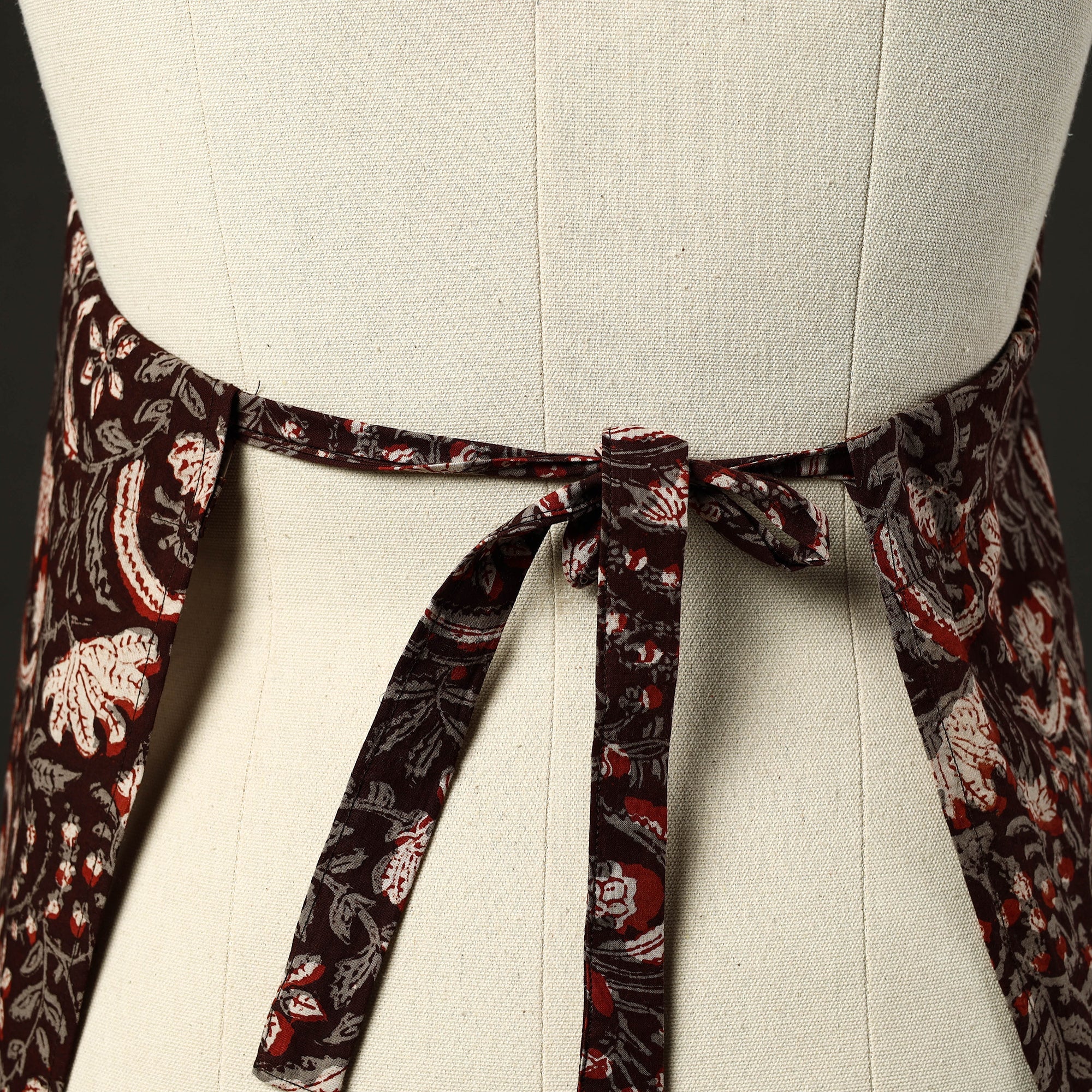 JALPARI Brown - Bagru Block Print Cotton Apron with Pocket 18 - view 5