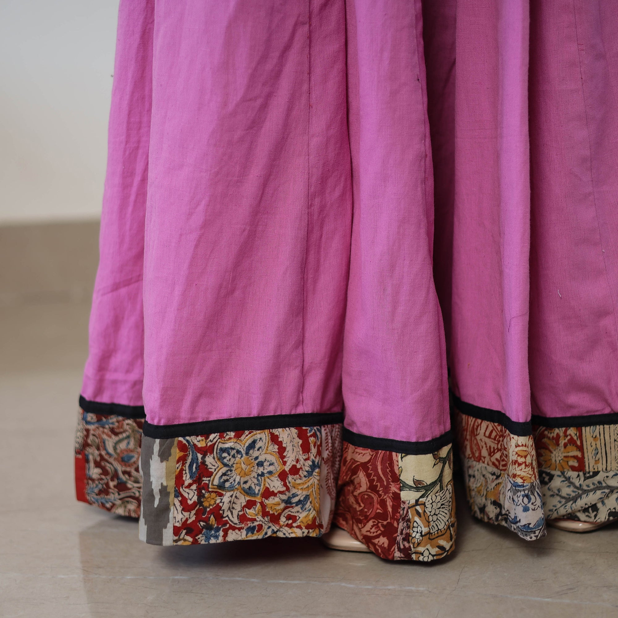 NOORI BAZAR 24 Kali Plain Cotton Skirt with Patchwork Border 06 - view 6