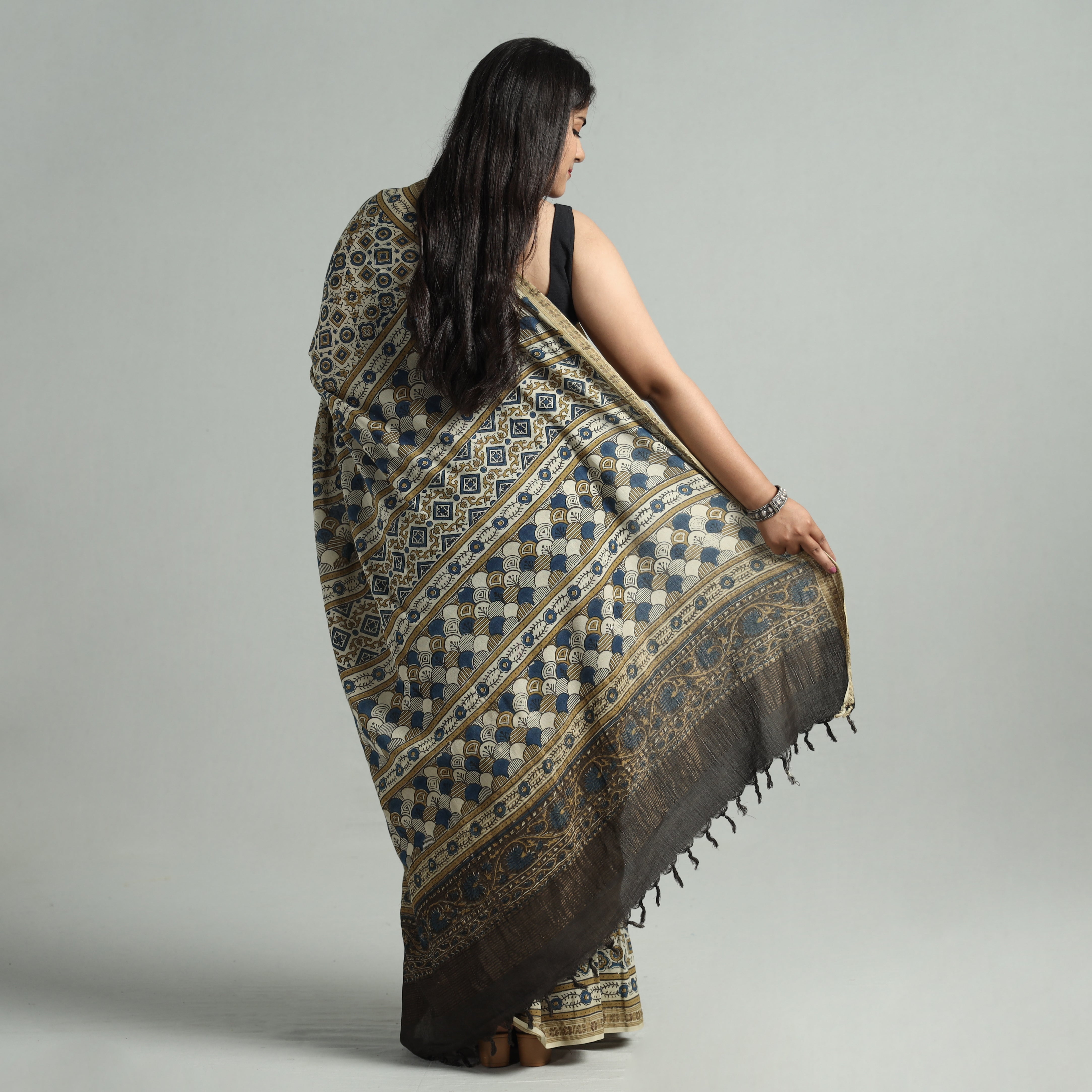 AJRAKH BY JABBAR KHATRI Beige - Natural Dyed Block Print Mul Cotton Ajrakh Saree 01 - view 6